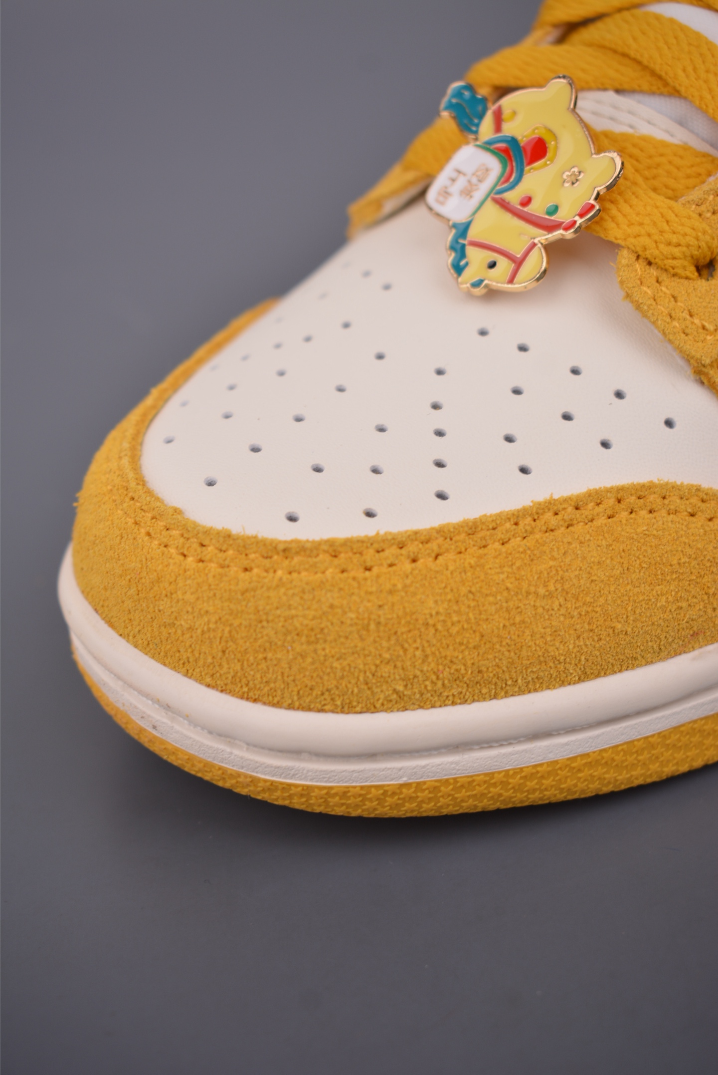 200 NIKE SB Dunk Low IB4417-101