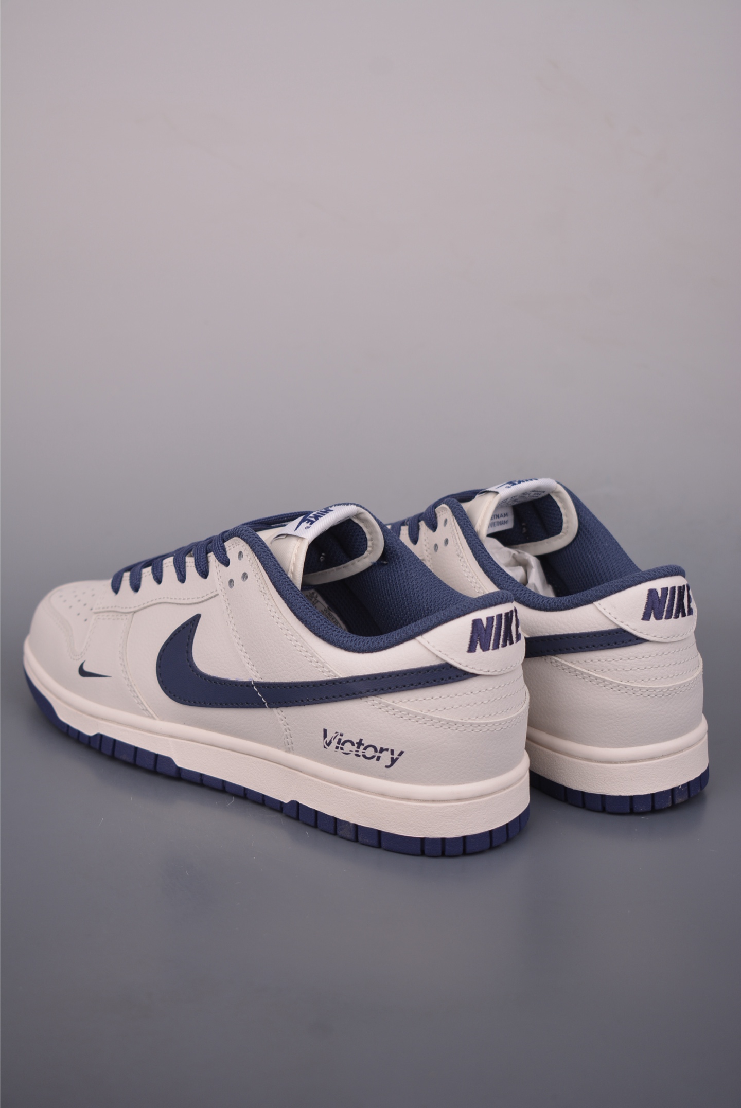 260 Nike SB Dunk Low Victory联名 WB0620-116-Chinese UA Cheap High Quatity Brand Clothes Bags handbags Sneakers wholesale wholesaler seller from China Factory suppliers Fashion Clothing Shoes best Quality Beautiful Price 260 Nike SB Dunk Low Victory联名 WB0620-116
