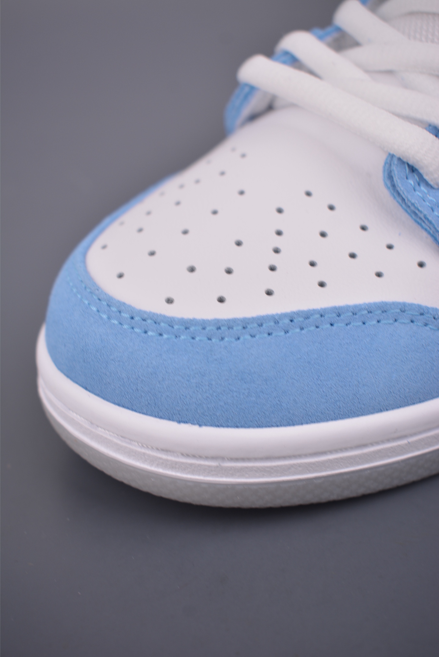 260 Nike SB Dunk Low 天蓝白 BP0508-038