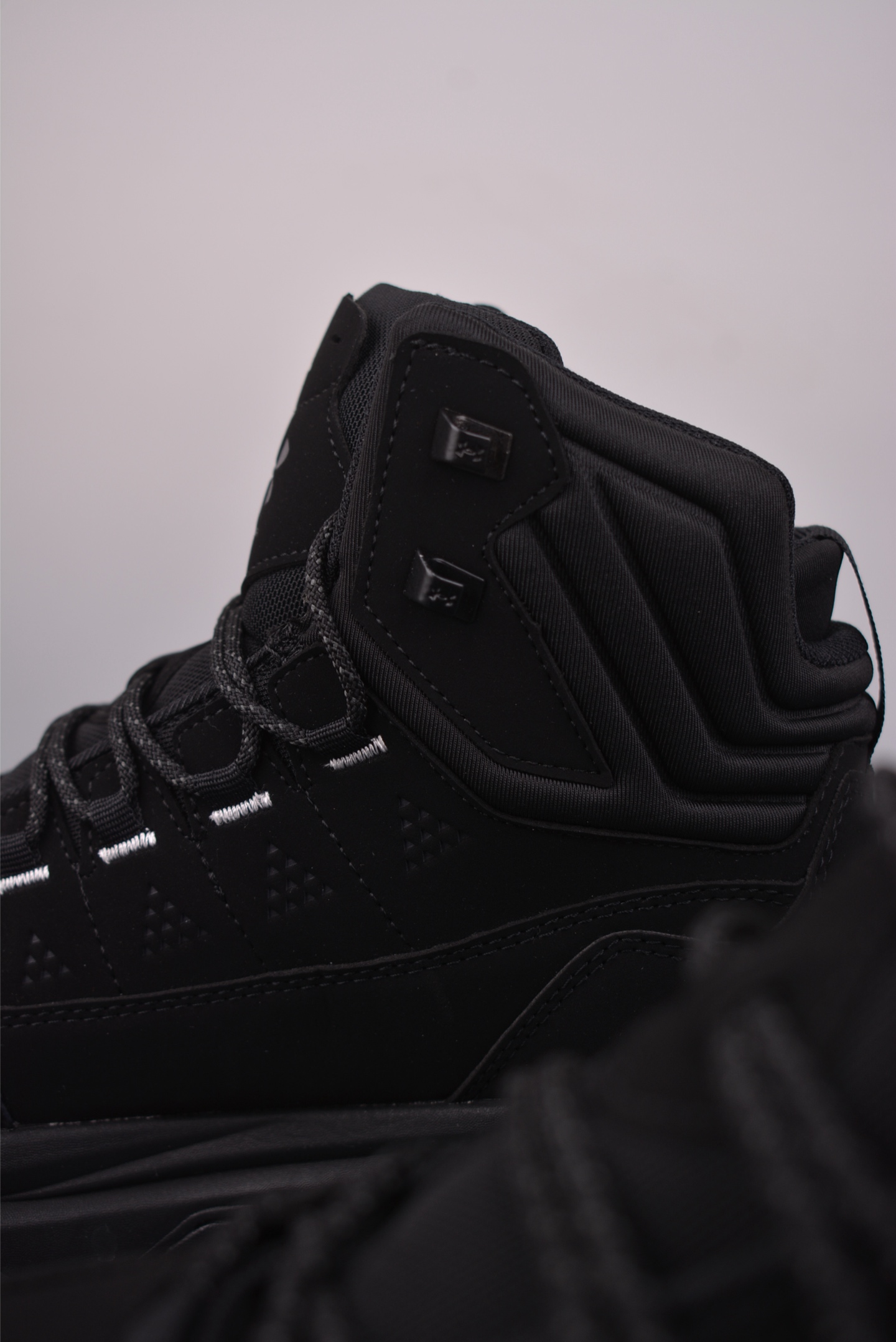 220 安德玛 Under Armour UA Raider Waterproof 皮革舒适时尚贴合百搭 420481124