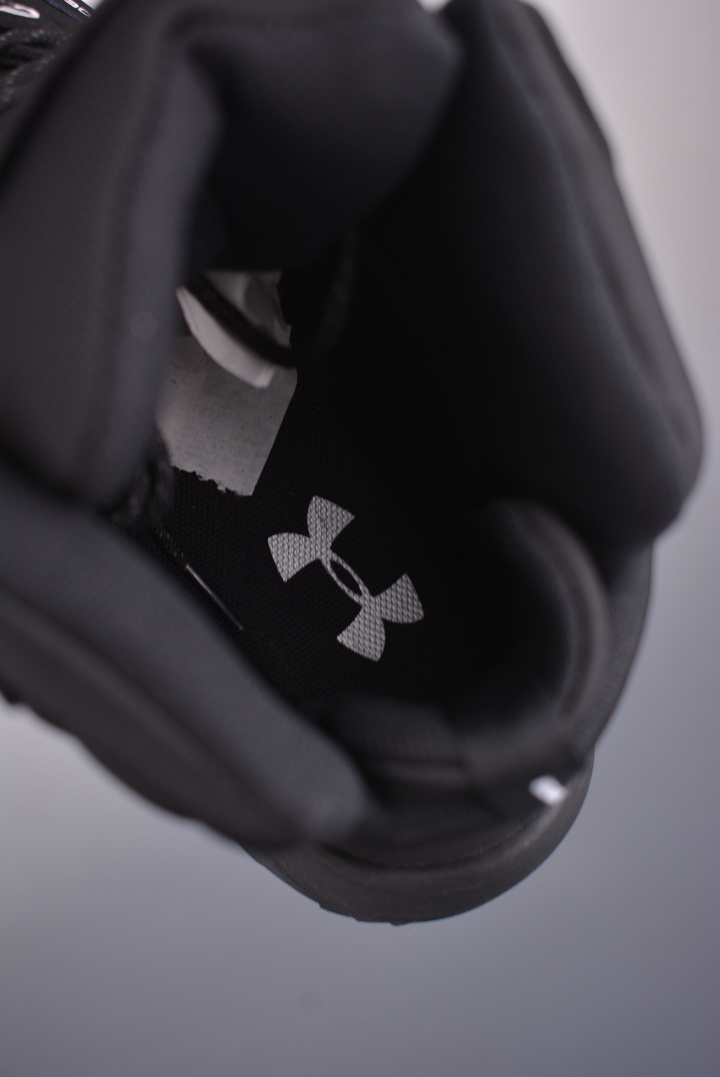 220 安德玛 Under Armour UA Raider Waterproof 皮革舒适时尚贴合百搭 420481124