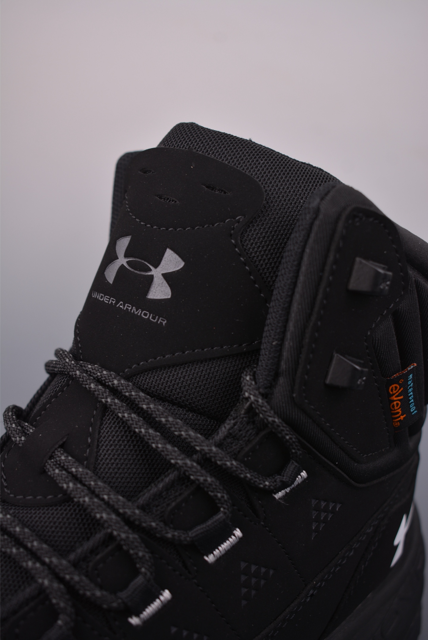 220 安德玛 Under Armour UA Raider Waterproof 皮革舒适时尚贴合百搭 420481124