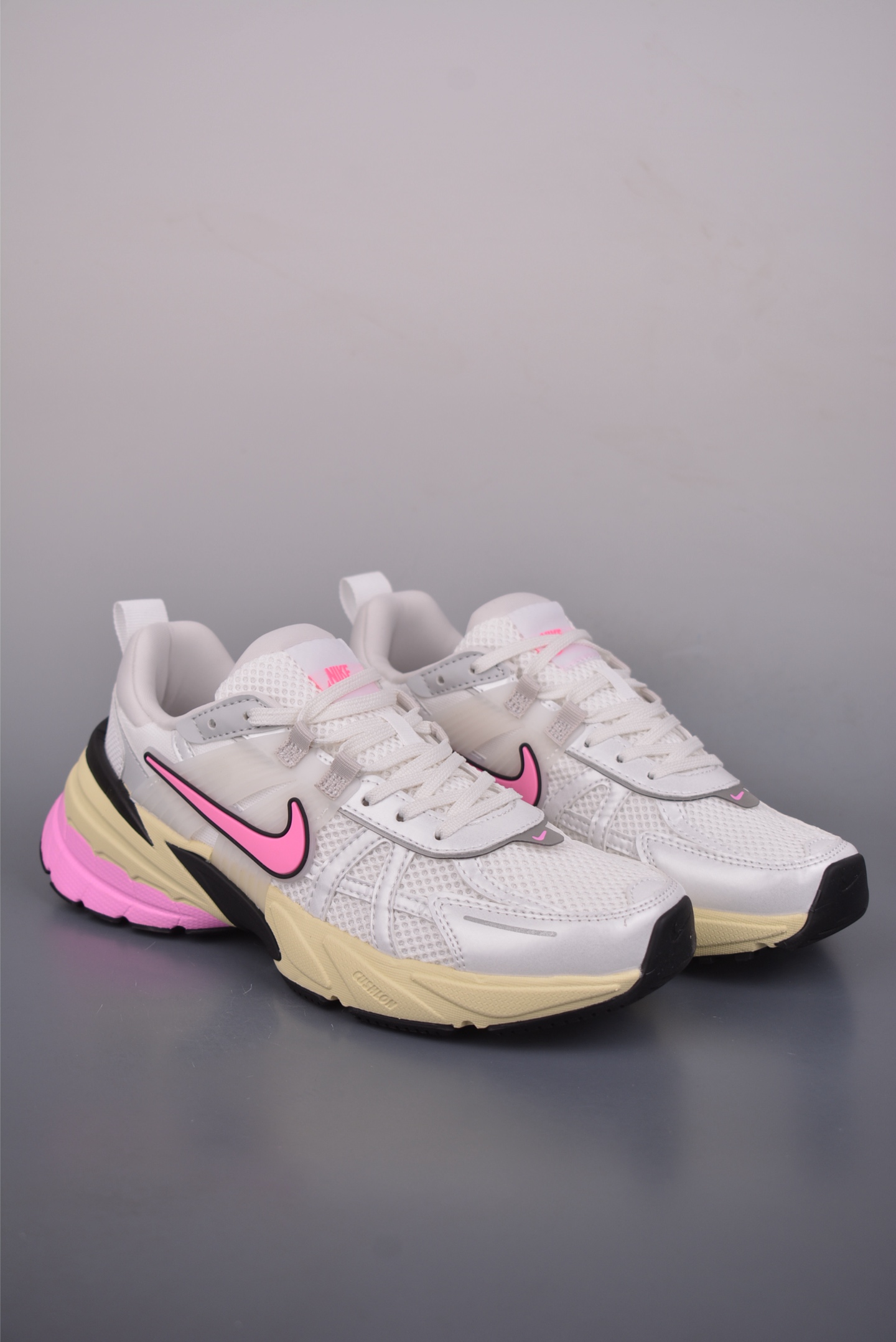 180 NIKE V2K Runtekk 版本 减震防滑复古低帮跑步鞋 FD0736-114