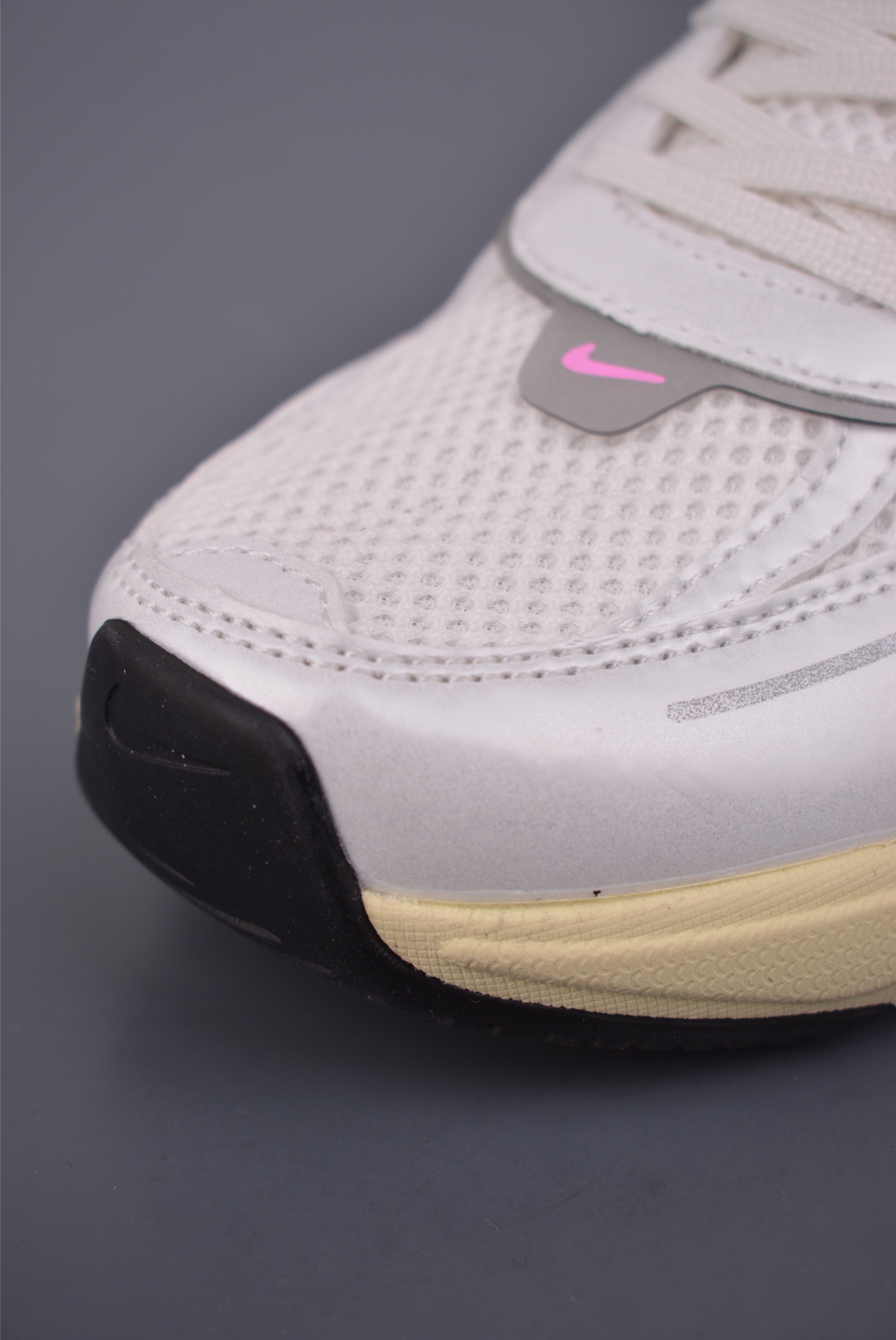 180 NIKE V2K Runtekk 版本 减震防滑复古低帮跑步鞋 FD0736-114