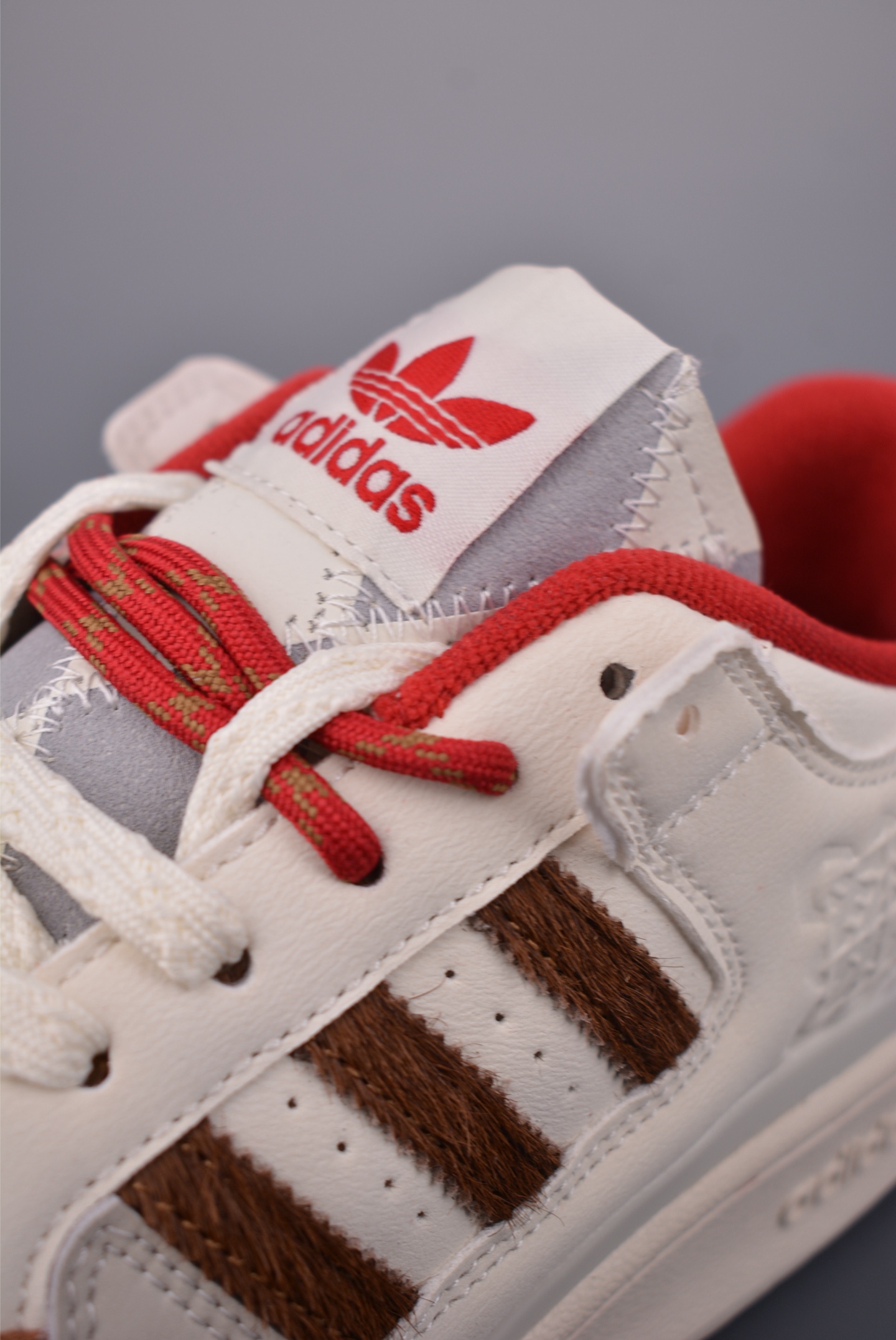 200 海外渠道版 原盒原标 马年限定 Adidas Forum LOW CL 三叶草低邦 经典魔术贴复古板鞋 KJ8751-Chinese UA Cheap High Quatity Brand Clothes Bags handbags Sneakers wholesale wholesaler seller from China Factory suppliers Fashion Clothing Shoes best Quality Beautiful Price 200 海外渠道版 原盒原标 马年限定 Adidas Forum LOW CL 三叶草低邦 经典魔术贴复古板鞋 KJ8751