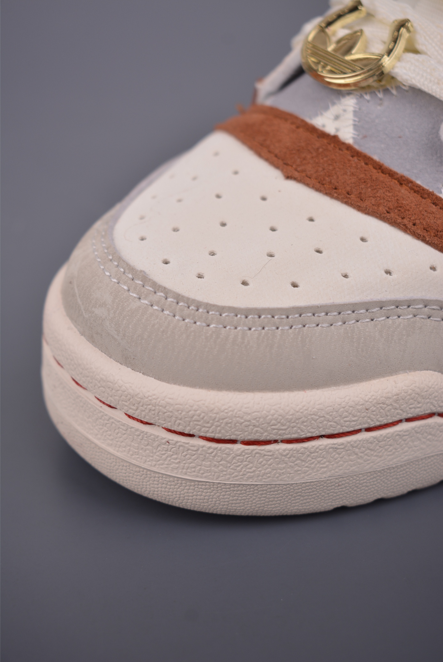 200 海外渠道版 原盒原标 马年限定 Adidas Forum LOW CL 三叶草低邦 经典魔术贴复古板鞋 KJ8751-Chinese UA Cheap High Quatity Brand Clothes Bags handbags Sneakers wholesale wholesaler seller from China Factory suppliers Fashion Clothing Shoes best Quality Beautiful Price 200 海外渠道版 原盒原标 马年限定 Adidas Forum LOW CL 三叶草低邦 经典魔术贴复古板鞋 KJ8751