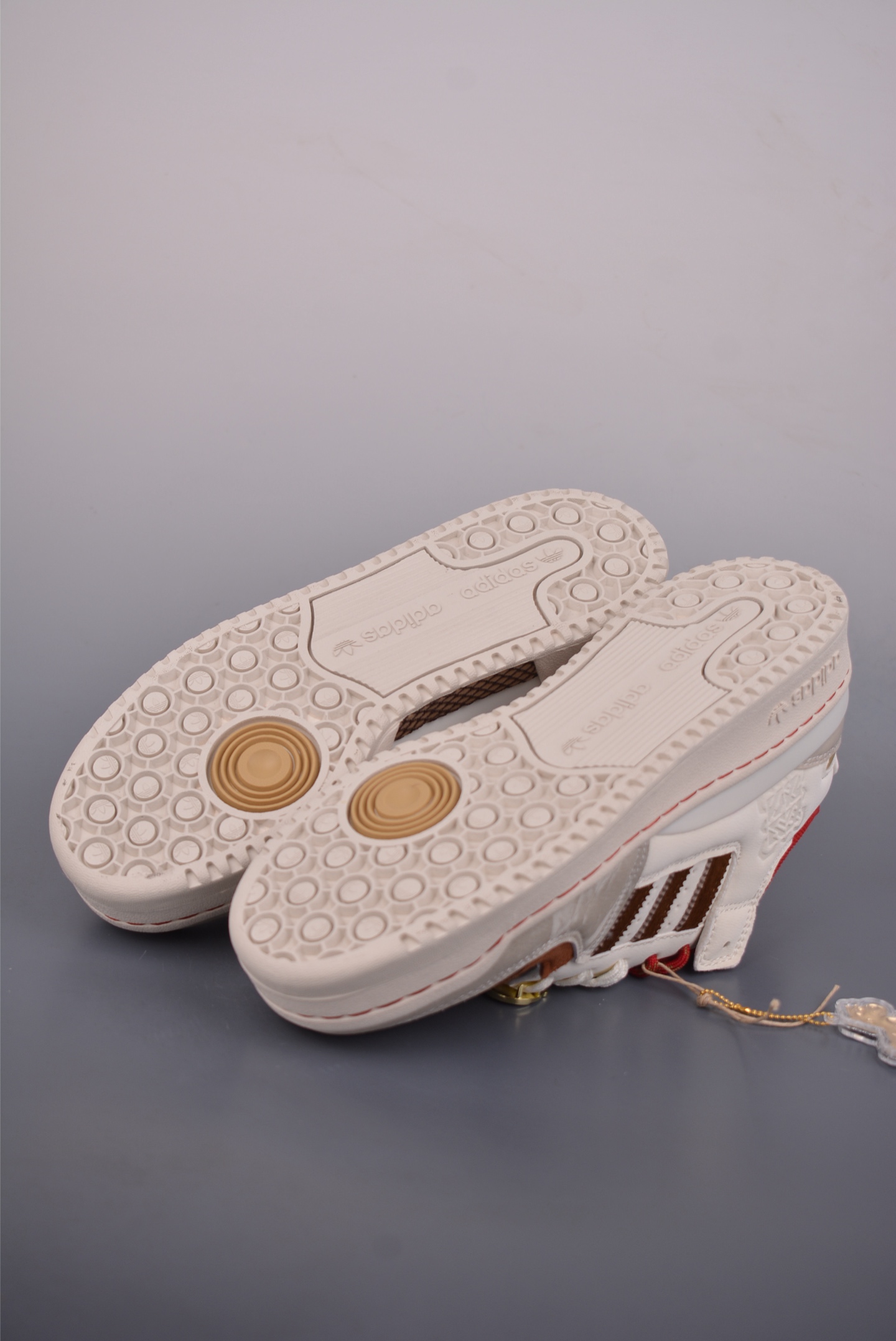 200 海外渠道版 原盒原标 马年限定 Adidas Forum LOW CL 三叶草低邦 经典魔术贴复古板鞋 KJ8751-Chinese UA Cheap High Quatity Brand Clothes Bags handbags Sneakers wholesale wholesaler seller from China Factory suppliers Fashion Clothing Shoes best Quality Beautiful Price 200 海外渠道版 原盒原标 马年限定 Adidas Forum LOW CL 三叶草低邦 经典魔术贴复古板鞋 KJ8751