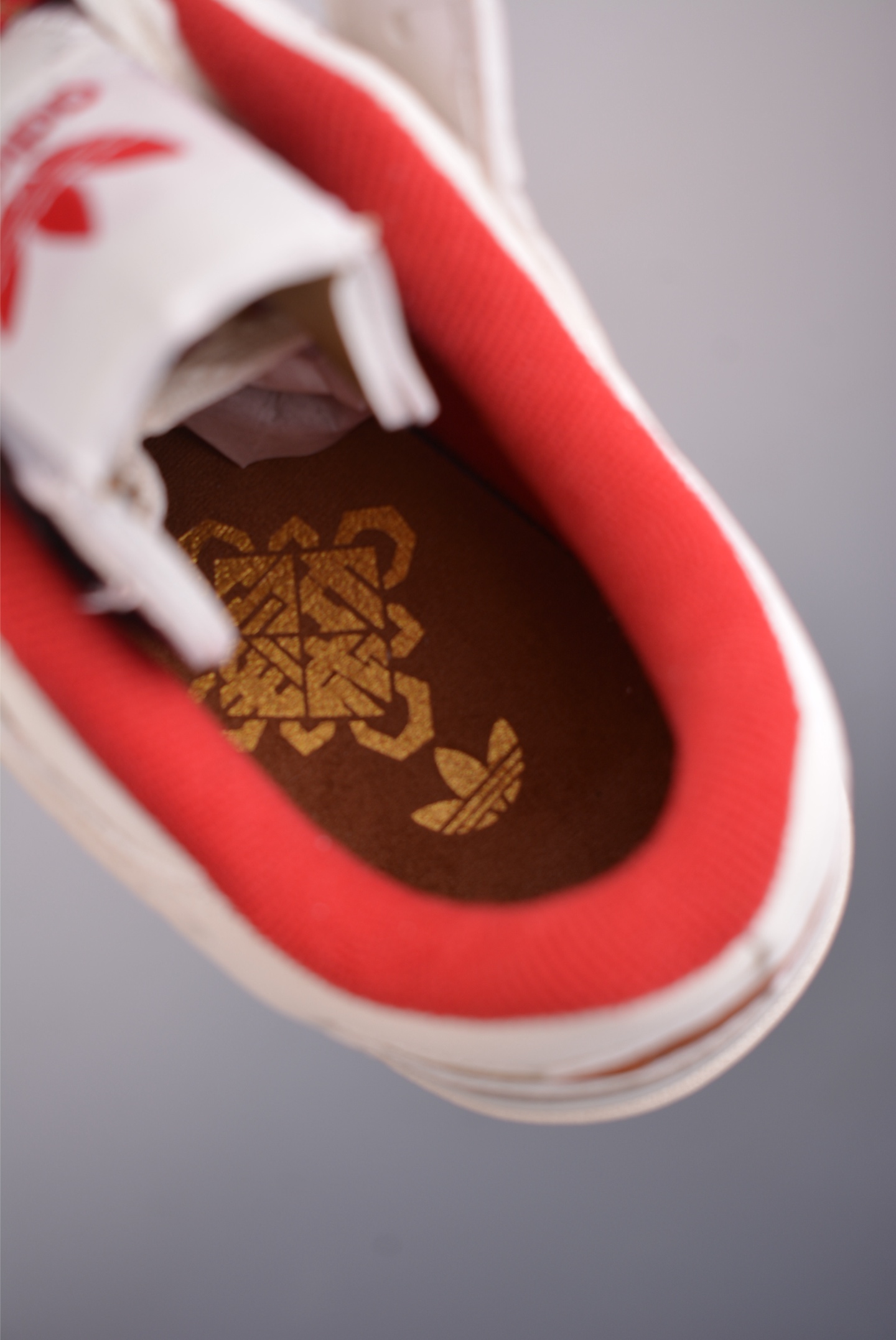 200 海外渠道版 原盒原标 马年限定 Adidas Forum LOW CL 三叶草低邦 经典魔术贴复古板鞋 KJ8751-Chinese UA Cheap High Quatity Brand Clothes Bags handbags Sneakers wholesale wholesaler seller from China Factory suppliers Fashion Clothing Shoes best Quality Beautiful Price 200 海外渠道版 原盒原标 马年限定 Adidas Forum LOW CL 三叶草低邦 经典魔术贴复古板鞋 KJ8751