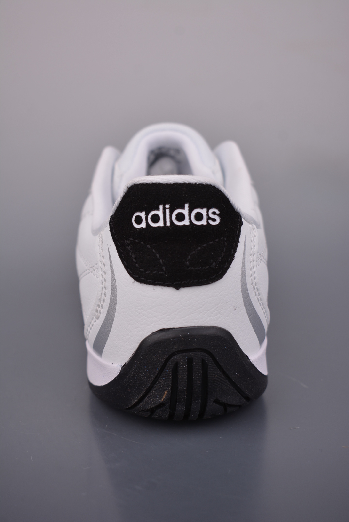 阿迪达斯Adidas Adiracer 2026 三叶草复古防滑耐磨低帮运动鞋 HQ9160 阿迪达斯Adidas Adiracer 2026 三叶草复古防滑耐磨低帮运动鞋 HQ9160