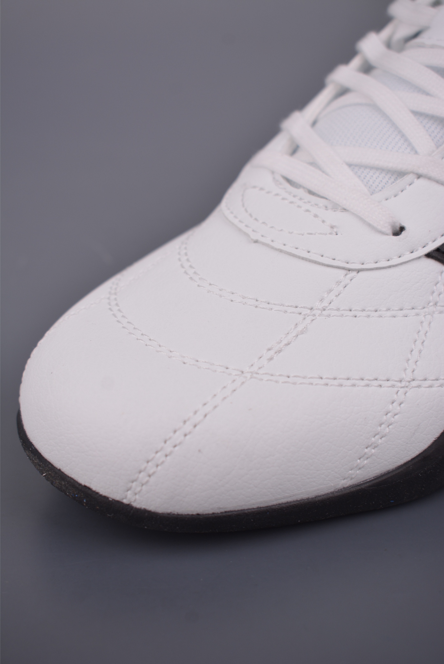 阿迪达斯Adidas Adiracer 2026 三叶草复古防滑耐磨低帮运动鞋 HQ9160 阿迪达斯Adidas Adiracer 2026 三叶草复古防滑耐磨低帮运动鞋 HQ9160