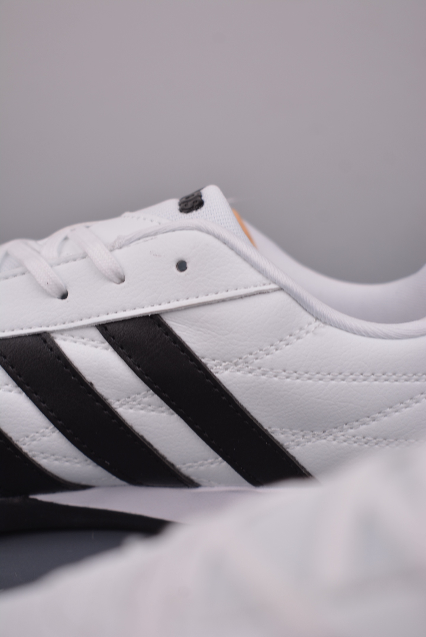 阿迪达斯Adidas Adiracer 2026 三叶草复古防滑耐磨低帮运动鞋 HQ9160 阿迪达斯Adidas Adiracer 2026 三叶草复古防滑耐磨低帮运动鞋 HQ9160