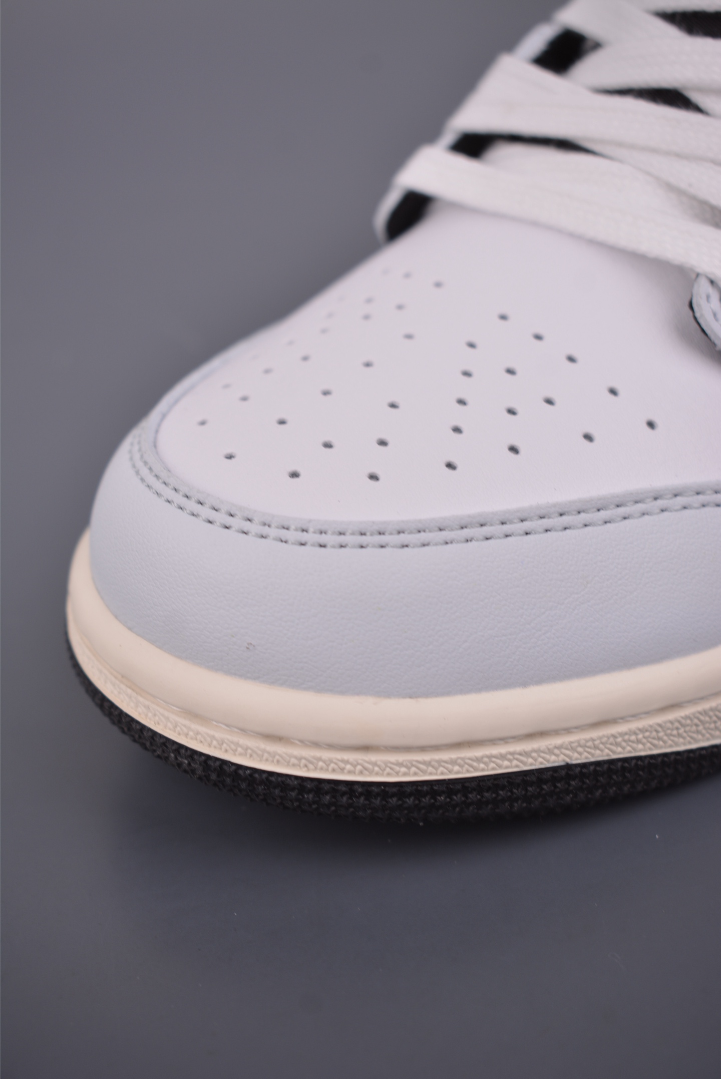 200 Air Jordan 1 Low 马年限定 AJ1乔1低帮休闲板鞋 553558-081-Chinese UA Cheap High Quatity Brand Clothes Bags handbags Sneakers wholesale wholesaler seller from China Factory suppliers Fashion Clothing Shoes best Quality Beautiful Price 200 Air Jordan 1 Low 马年限定 AJ1乔1低帮休闲板鞋 553558-081