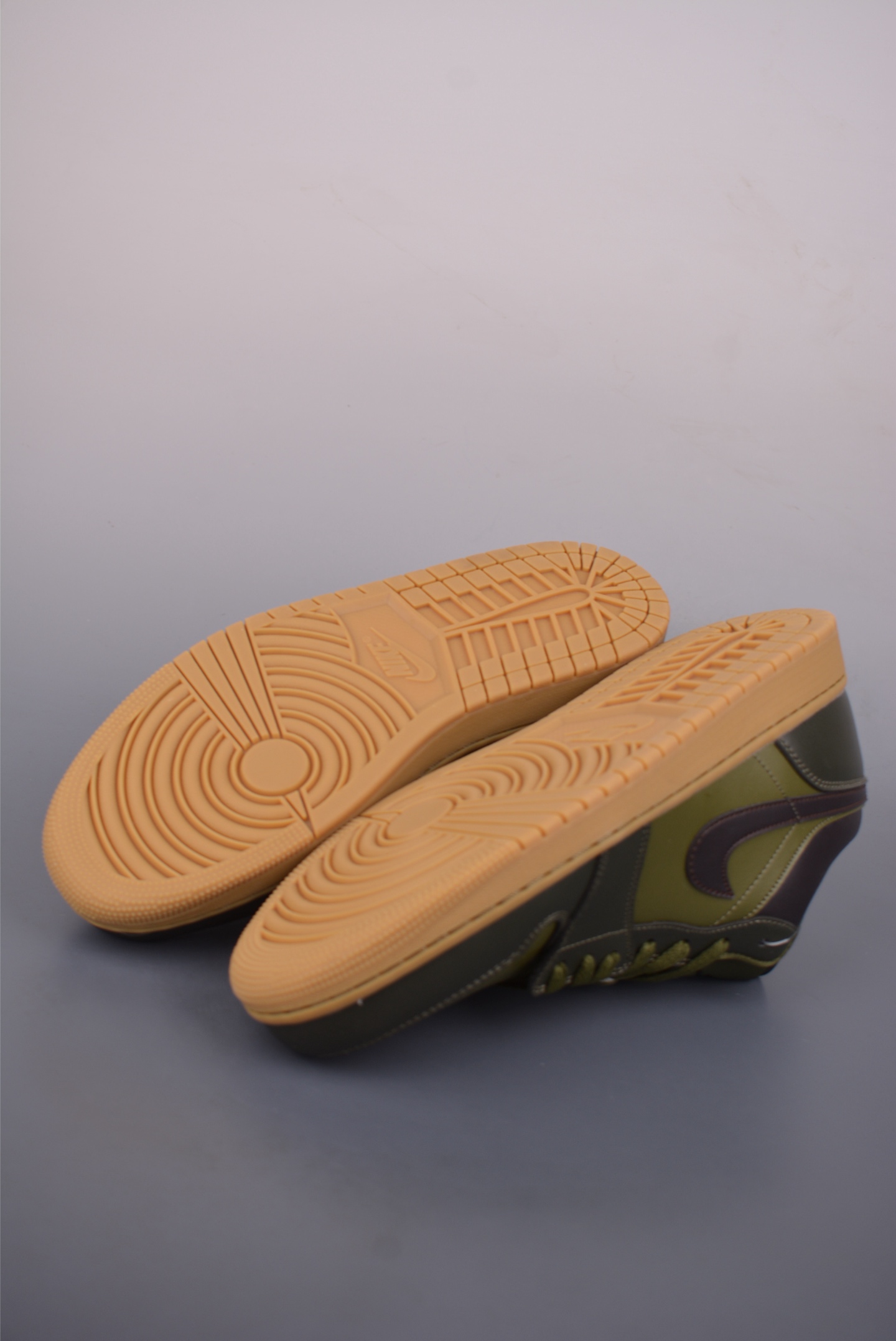 200 Air Jordan 1 Low 墨绿 AJ1乔1低帮休闲板鞋 IR0840-325-Chinese UA Cheap High Quatity Brand Clothes Bags handbags Sneakers wholesale wholesaler seller from China Factory suppliers Fashion Clothing Shoes best Quality Beautiful Price 200 Air Jordan 1 Low 墨绿 AJ1乔1低帮休闲板鞋 IR0840-325