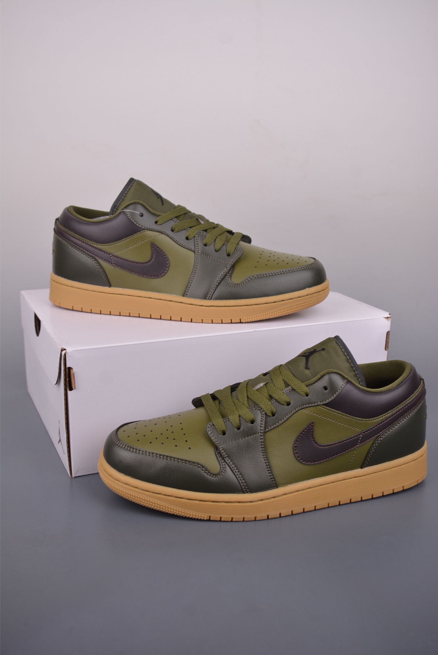 200 Air Jordan 1 Low 墨绿 AJ1乔1低帮休闲板鞋 IR0840-325-Chinese UA Cheap High Quatity Brand Clothes Bags handbags Sneakers wholesale wholesaler seller from China Factory suppliers Fashion Clothing Shoes best Quality Beautiful Price 200 Air Jordan 1 Low 墨绿 AJ1乔1低帮休闲板鞋 IR0840-325