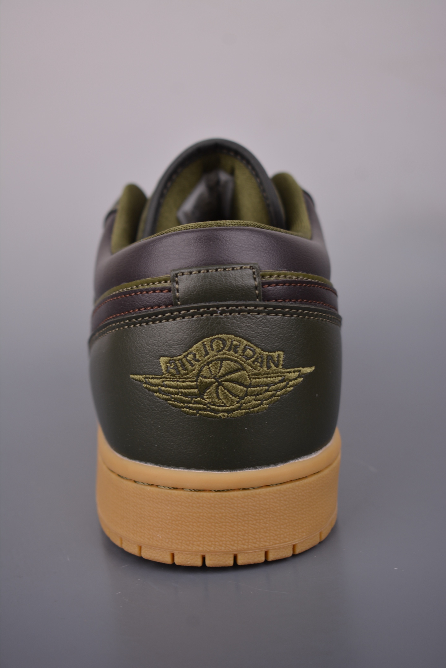 200 Air Jordan 1 Low 墨绿 AJ1乔1低帮休闲板鞋 IR0840-325-Chinese UA Cheap High Quatity Brand Clothes Bags handbags Sneakers wholesale wholesaler seller from China Factory suppliers Fashion Clothing Shoes best Quality Beautiful Price 200 Air Jordan 1 Low 墨绿 AJ1乔1低帮休闲板鞋 IR0840-325