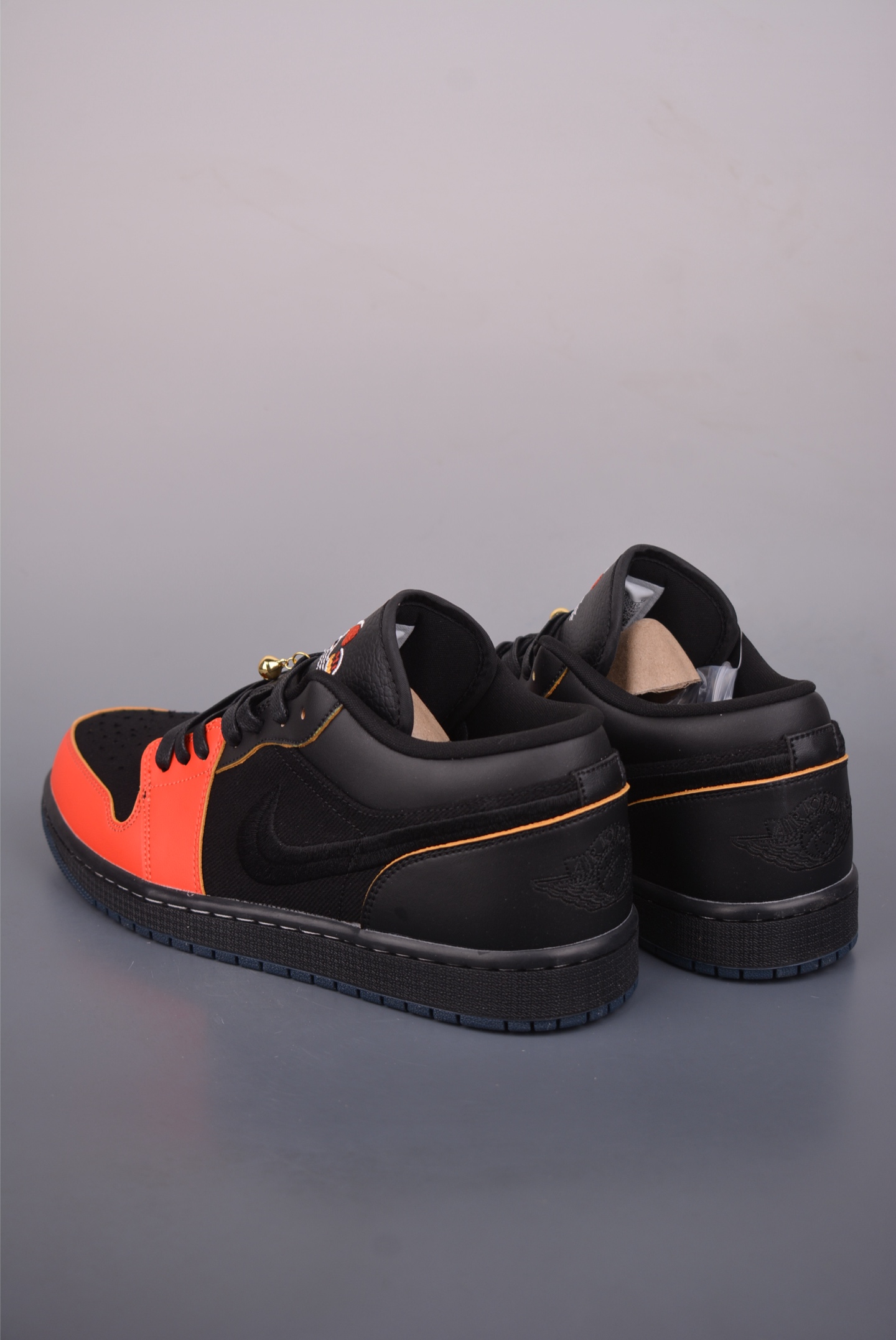 200 Air Jordan 1 Low 黑红 AJ1乔1低帮休闲板鞋 IQ3460-010-Chinese UA Cheap High Quatity Brand Clothes Bags handbags Sneakers wholesale wholesaler seller from China Factory suppliers Fashion Clothing Shoes best Quality Beautiful Price 200 Air Jordan 1 Low 黑红 AJ1乔1低帮休闲板鞋 IQ3460-010