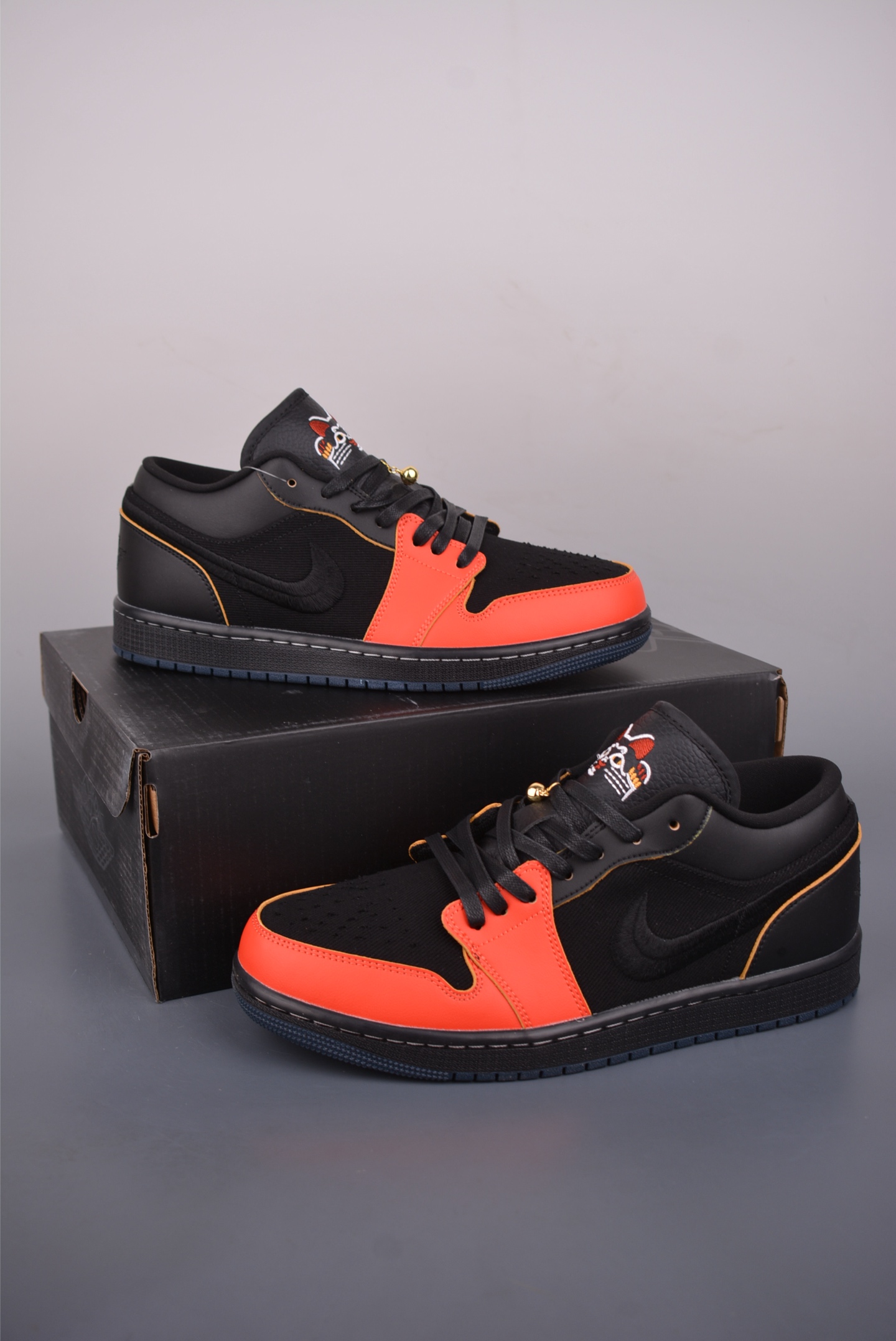 200 Air Jordan 1 Low 黑红 AJ1乔1低帮休闲板鞋 IQ3460-010-Chinese UA Cheap High Quatity Brand Clothes Bags handbags Sneakers wholesale wholesaler seller from China Factory suppliers Fashion Clothing Shoes best Quality Beautiful Price 200 Air Jordan 1 Low 黑红 AJ1乔1低帮休闲板鞋 IQ3460-010