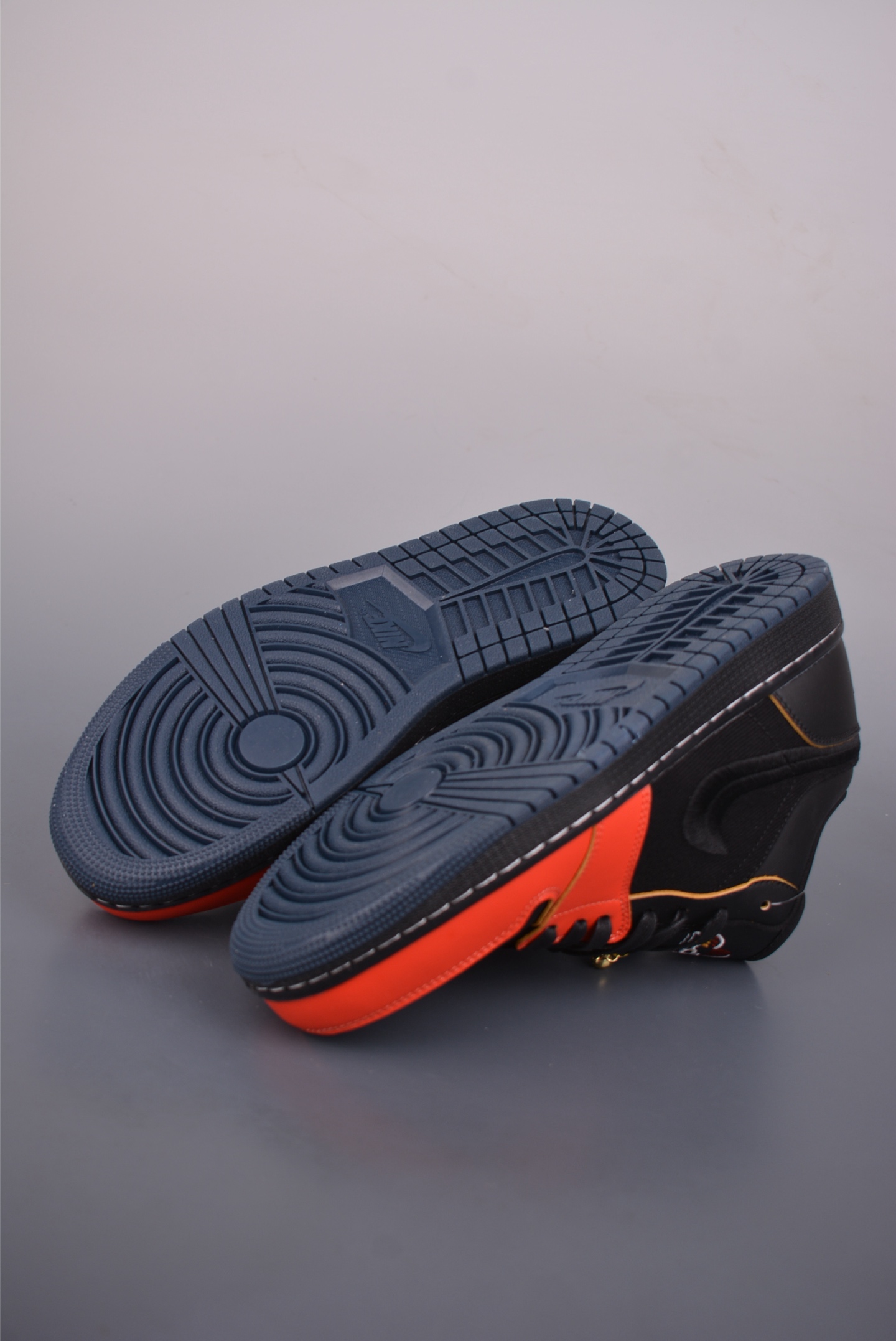 200 Air Jordan 1 Low 黑红 AJ1乔1低帮休闲板鞋 IQ3460-010-Chinese UA Cheap High Quatity Brand Clothes Bags handbags Sneakers wholesale wholesaler seller from China Factory suppliers Fashion Clothing Shoes best Quality Beautiful Price 200 Air Jordan 1 Low 黑红 AJ1乔1低帮休闲板鞋 IQ3460-010