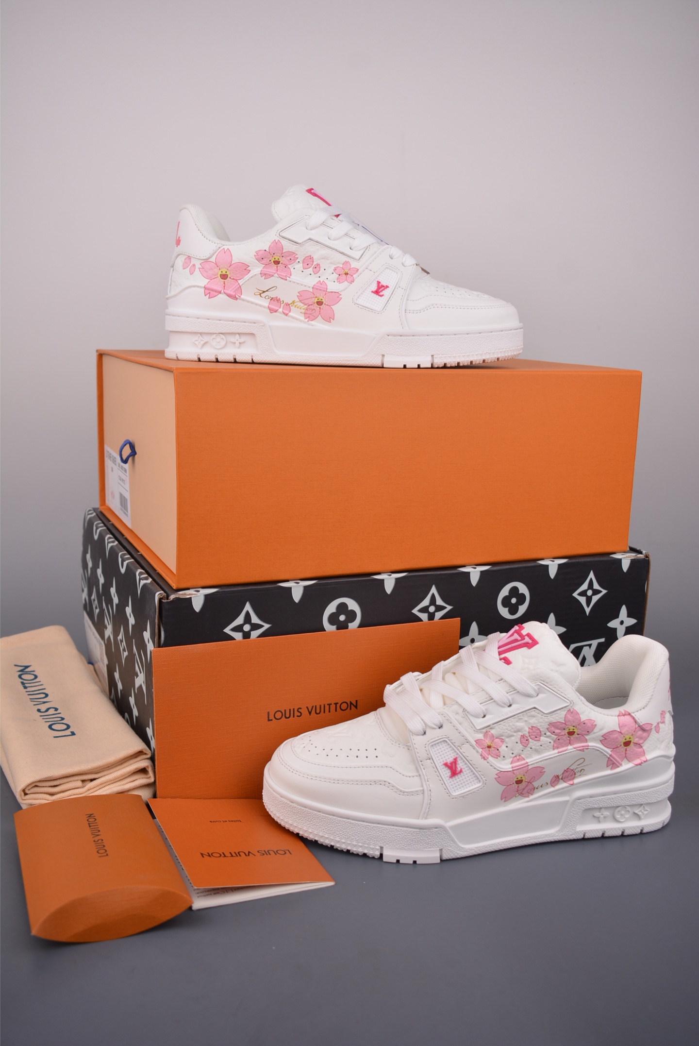 LOUIS VUITTON 路易威登 LV Trainer LOUIS VUITTON 路易威登 LV Trainer