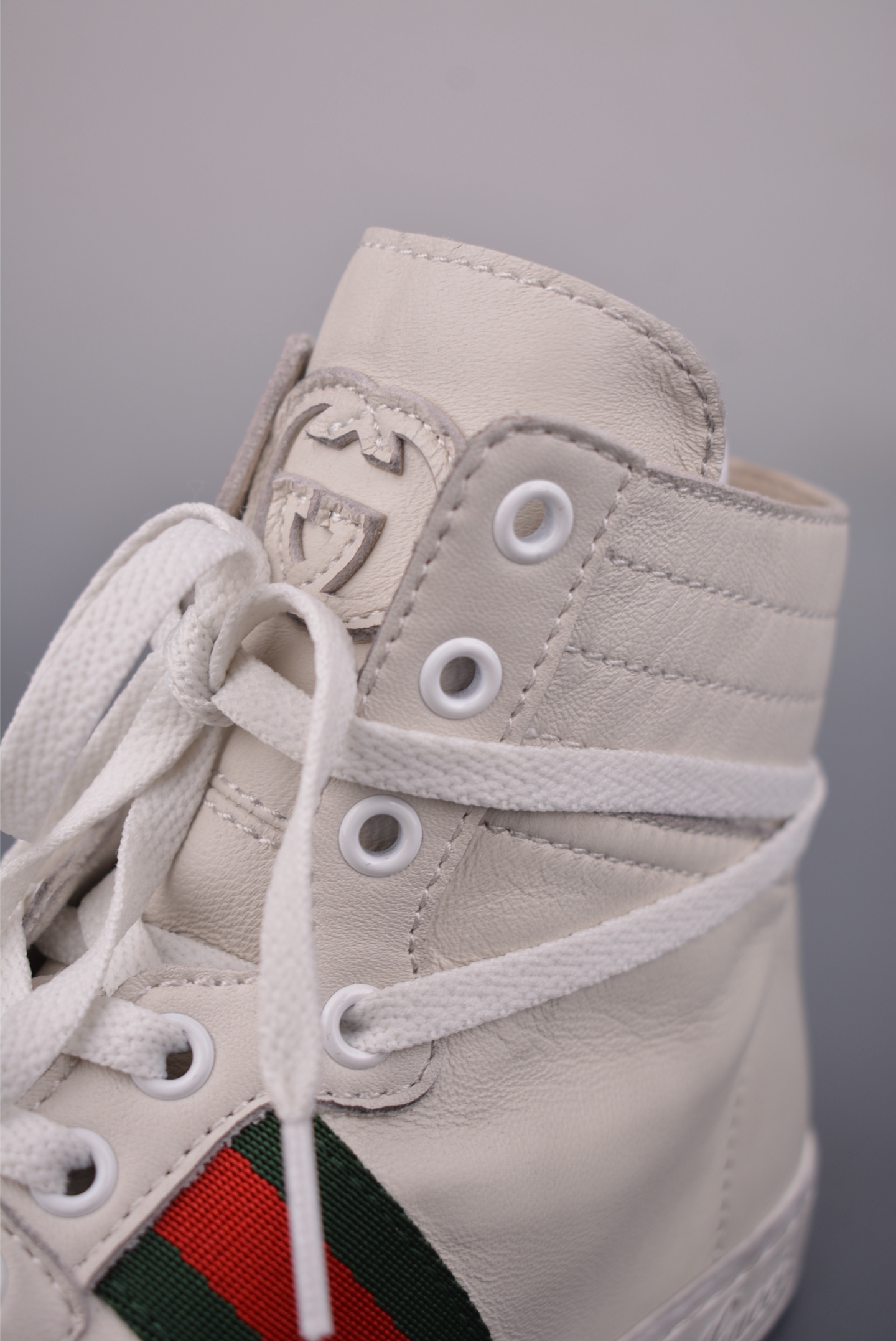Gucci SS26 Demna首秀款 小羊皮高帮板 牛皮简约百搭高帮时尚板鞋 864414 Gucci SS26 Demna首秀款 小羊皮高帮板 牛皮简约百搭高帮时尚板鞋 864414