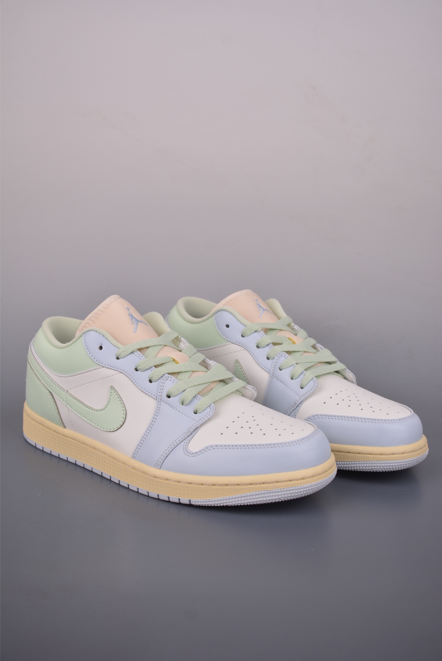 Air Jordan 1 Low 蓝绿拼接 AJ1乔1低帮休闲板鞋 DC0774-108 Air Jordan 1 Low 蓝绿拼接 AJ1乔1低帮休闲板鞋 DC0774-108