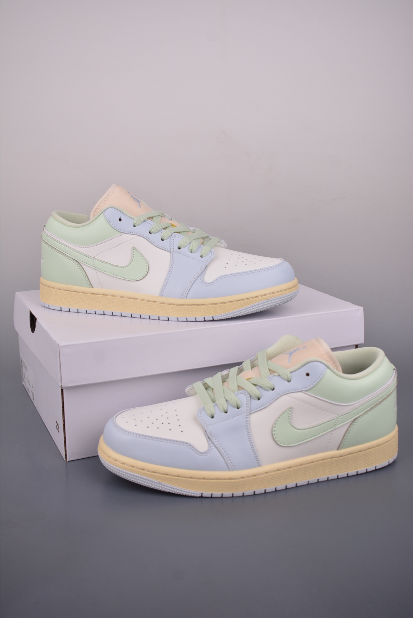 Air Jordan 1 Low 蓝绿拼接 AJ1乔1低帮休闲板鞋 DC0774-108 Air Jordan 1 Low 蓝绿拼接 AJ1乔1低帮休闲板鞋 DC0774-108