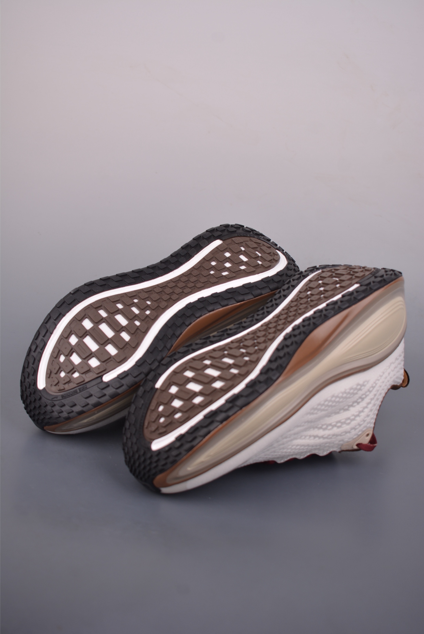 Nike Air Zoom Vomero Plus IO4482-100