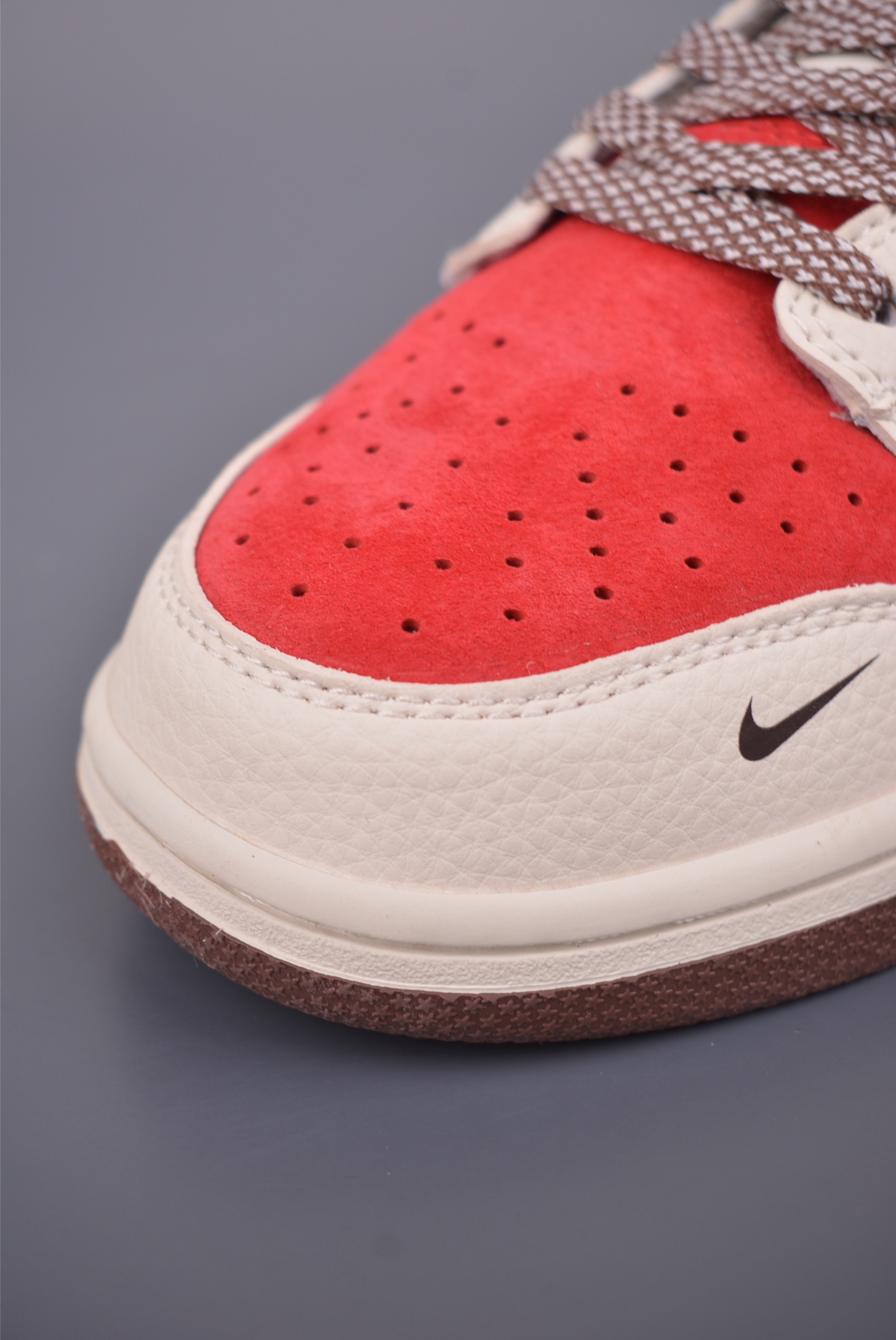 Nike SB Dunk Low 马年限定 DN3168-025-Chinese wholesaler seller Clothes Bags handbags wholesale Shoes High Quatity wholesaler seller Cheap Sneakers from China Factory Chinese suppliers china wholesale clothing wholesaler seller Nike SB Dunk Low 马年限定 DN3168-025