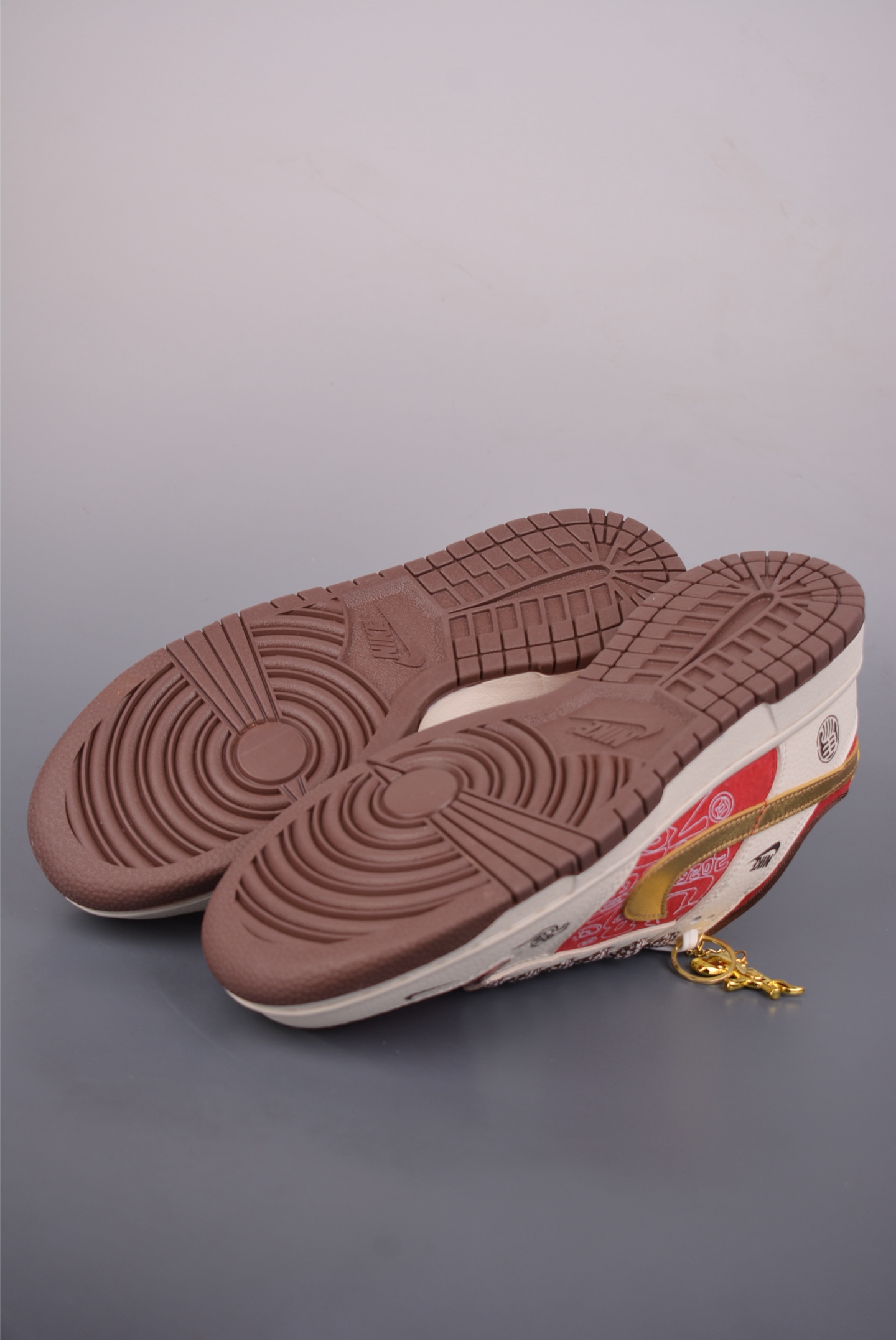 Nike SB Dunk Low 马年限定 DN3168-025-Chinese wholesaler seller Clothes Bags handbags wholesale Shoes High Quatity wholesaler seller Cheap Sneakers from China Factory Chinese suppliers china wholesale clothing wholesaler seller Nike SB Dunk Low 马年限定 DN3168-025