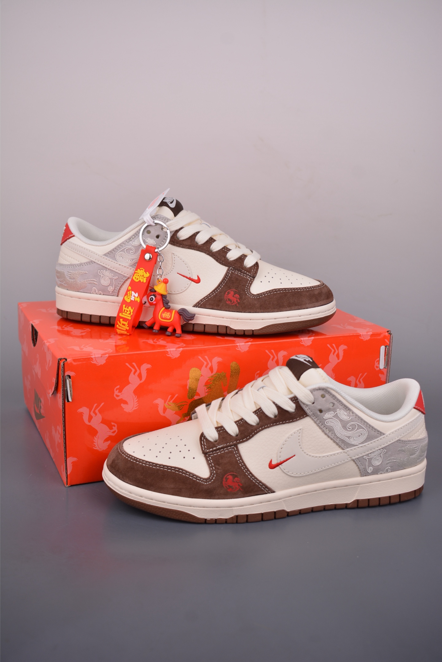 Nike SB Dunk Low 马年限定 JJ2508-Top High Quatity Cheap Sneakers Fashion Clothing Clothes Bags handbags Shoes of all Brand wholesale With The best Quality And Beautiful Price from China Factory Chinese suppliers wholesaler seller Nike SB Dunk Low 马年限定 JJ2508