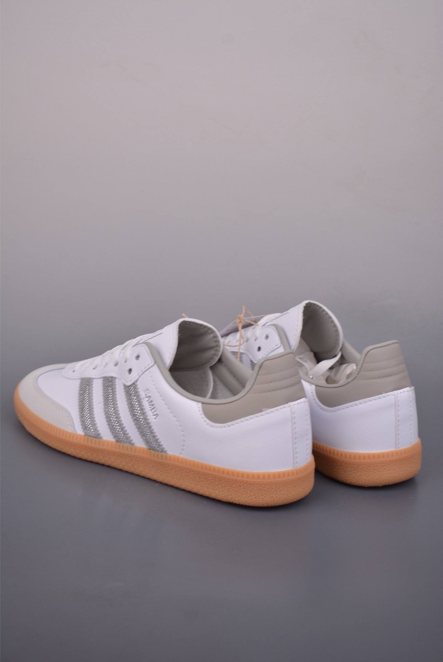 140 Adidas三叶草SAMBA 休闲板鞋 KK0063-Chinese UA Cheap High Quatity Brand Clothes Bags handbags Sneakers wholesale wholesaler seller from China Factory suppliers Fashion Clothing Shoes best Quality Beautiful Price 140 Adidas三叶草SAMBA 休闲板鞋 KK0063