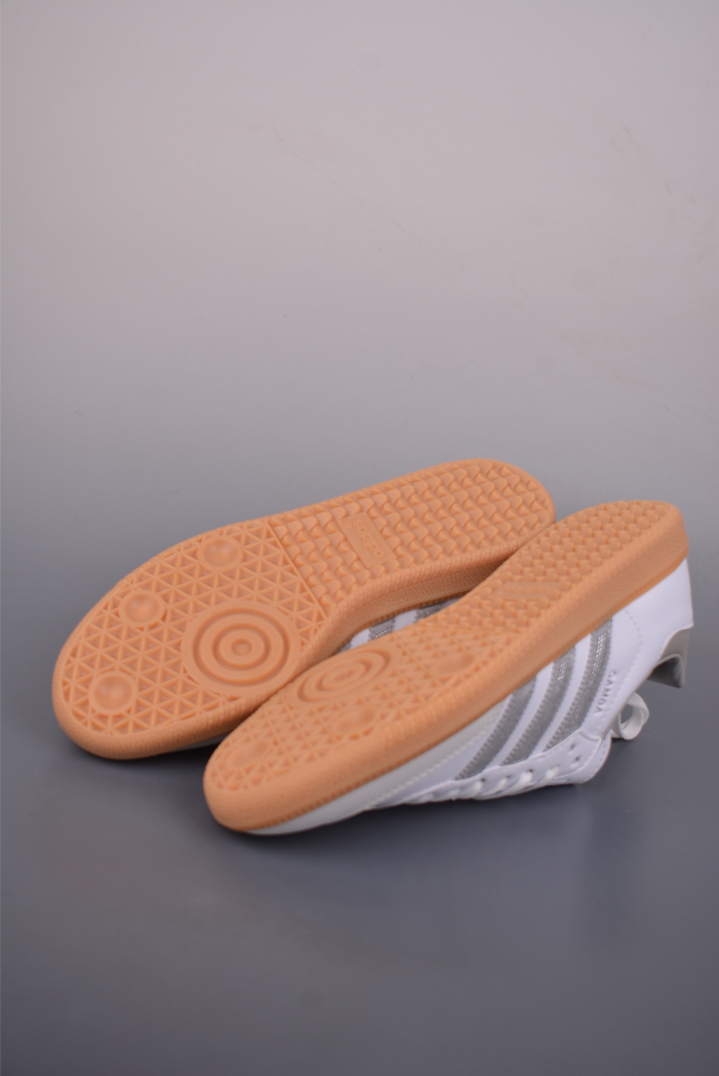 140 Adidas三叶草SAMBA 休闲板鞋 KK0063-Chinese UA Cheap High Quatity Brand Clothes Bags handbags Sneakers wholesale wholesaler seller from China Factory suppliers Fashion Clothing Shoes best Quality Beautiful Price 140 Adidas三叶草SAMBA 休闲板鞋 KK0063