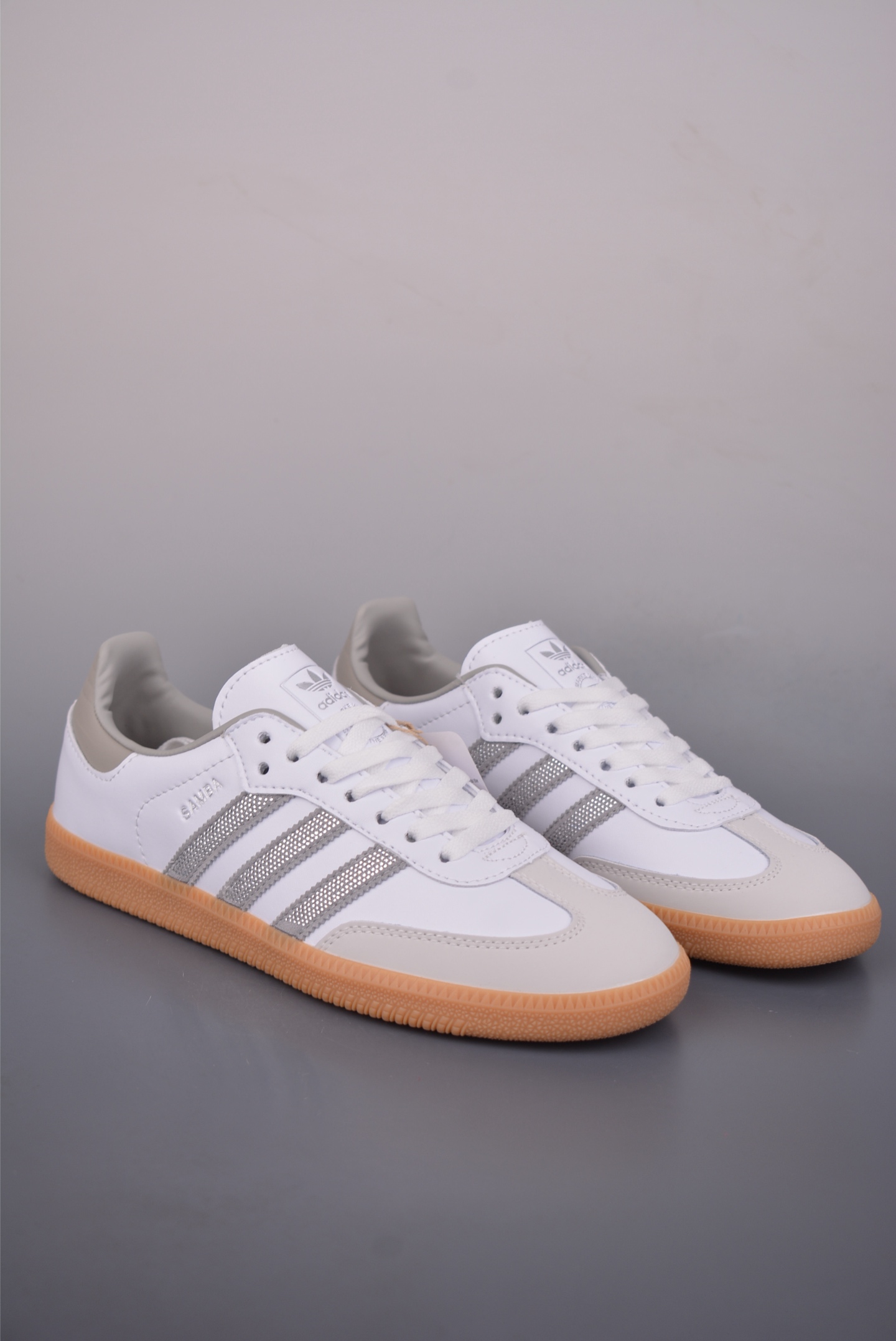 140 Adidas三叶草SAMBA 休闲板鞋 KK0063-Chinese UA Cheap High Quatity Brand Clothes Bags handbags Sneakers wholesale wholesaler seller from China Factory suppliers Fashion Clothing Shoes best Quality Beautiful Price 140 Adidas三叶草SAMBA 休闲板鞋 KK0063