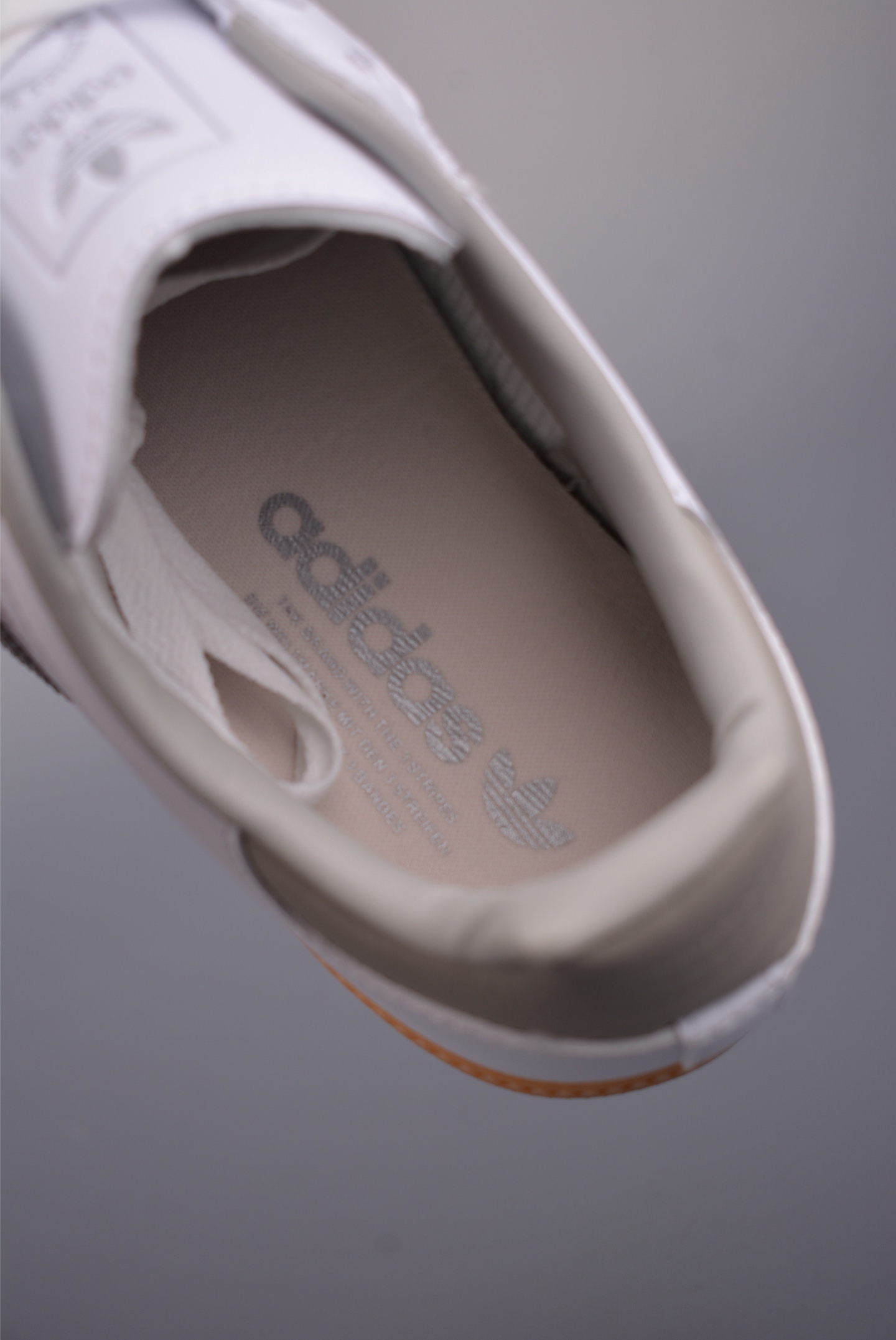 140 Adidas三叶草SAMBA 休闲板鞋 KK0063-Chinese UA Cheap High Quatity Brand Clothes Bags handbags Sneakers wholesale wholesaler seller from China Factory suppliers Fashion Clothing Shoes best Quality Beautiful Price 140 Adidas三叶草SAMBA 休闲板鞋 KK0063