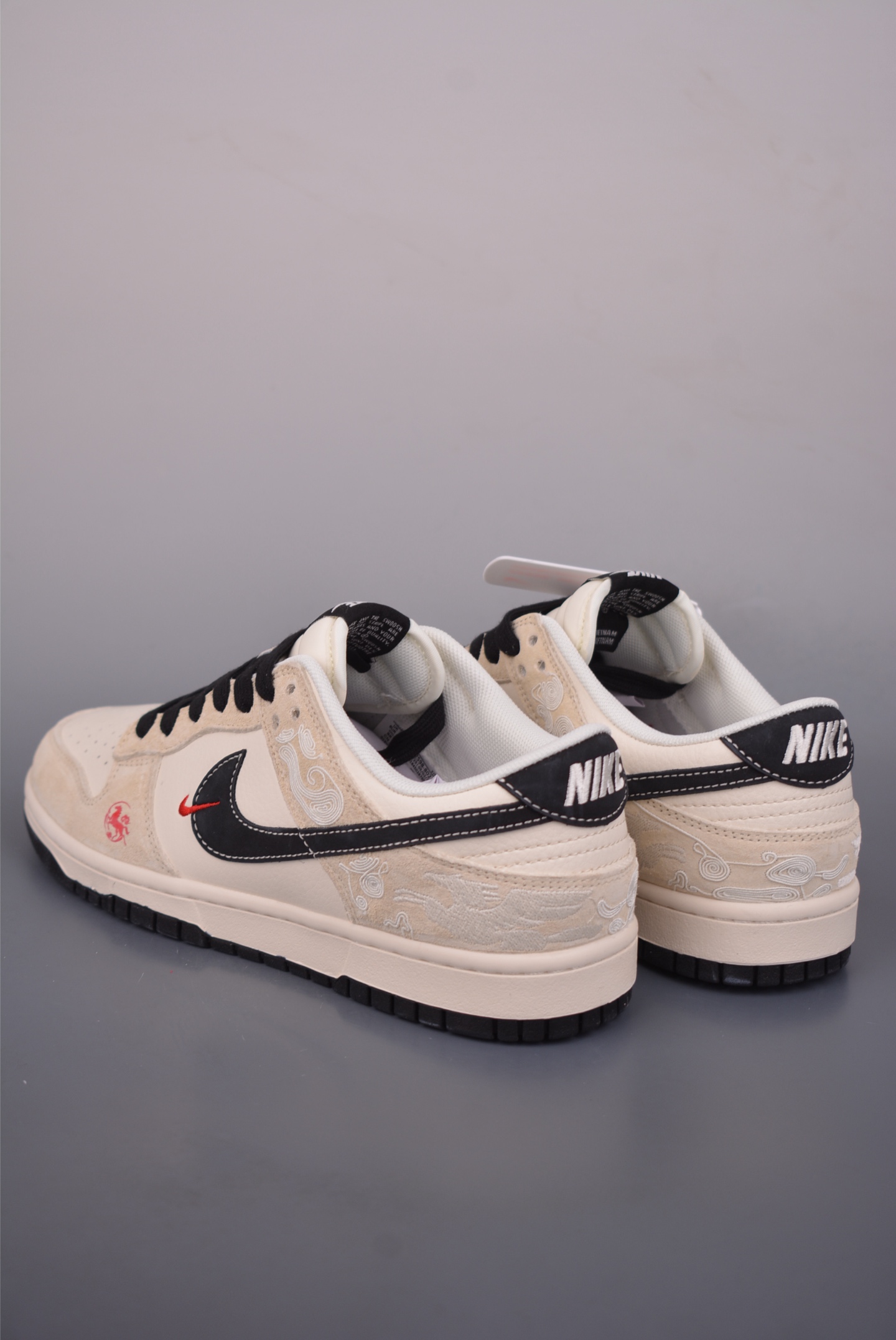 280 Nike SB Dunk Low 马年限定 ZH2598-802-Chinese UA Cheap High Quatity Brand Clothes Bags handbags Sneakers wholesale wholesaler seller from China Factory suppliers Fashion Clothing Shoes best Quality Beautiful Price 280 Nike SB Dunk Low 马年限定 ZH2598-802