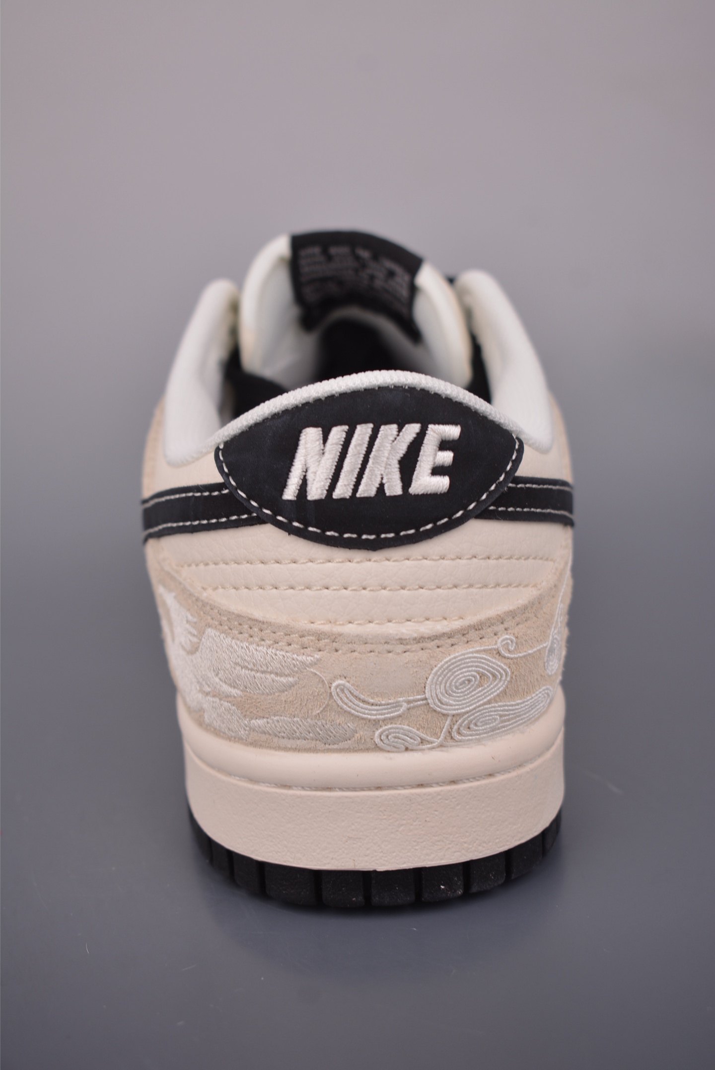 280 Nike SB Dunk Low 马年限定 ZH2598-802-Chinese UA Cheap High Quatity Brand Clothes Bags handbags Sneakers wholesale wholesaler seller from China Factory suppliers Fashion Clothing Shoes best Quality Beautiful Price 280 Nike SB Dunk Low 马年限定 ZH2598-802