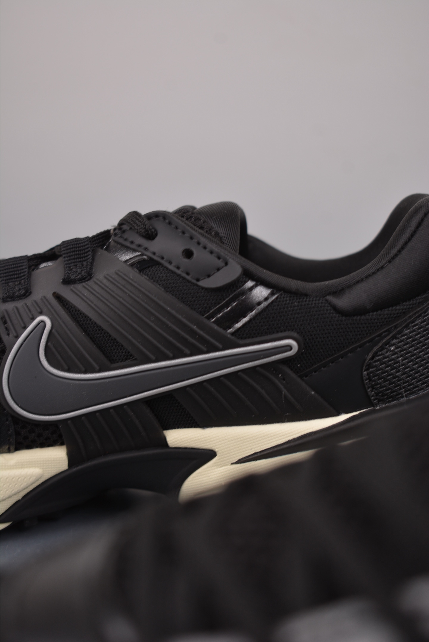 NIKE V2K Runtekk 版本 减震防滑复古低帮跑步鞋 FD0736-012-Top High Quatity Cheap Sneakers Fashion Clothing Clothes Bags handbags Shoes of all Brand wholesale With The best Quality And Beautiful Price from China Factory Chinese suppliers wholesaler seller NIKE V2K Runtekk 版本 减震防滑复古低帮跑步鞋 FD0736-012