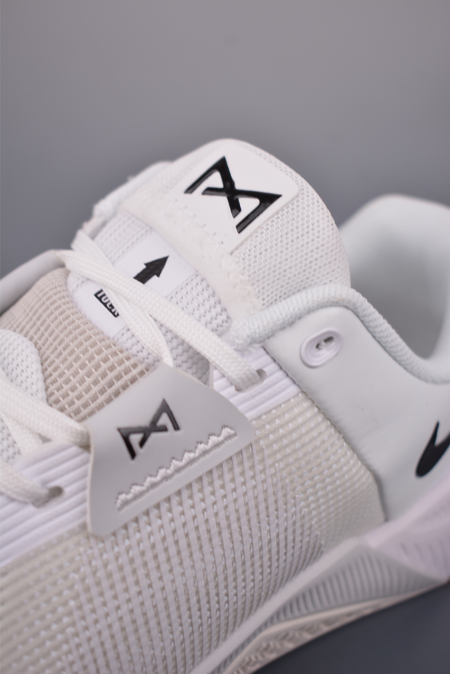 NIKE METCON 10男子透气轻便训练鞋 冬季健身缓震运动 HJ1875-100-Top High Quatity Cheap Sneakers Fashion Clothing Clothes Bags handbags Shoes of all Brand wholesale With The best Quality And Beautiful Price from China Factory Chinese suppliers wholesaler seller NIKE METCON 10男子透气轻便训练鞋 冬季健身缓震运动 HJ1875-100