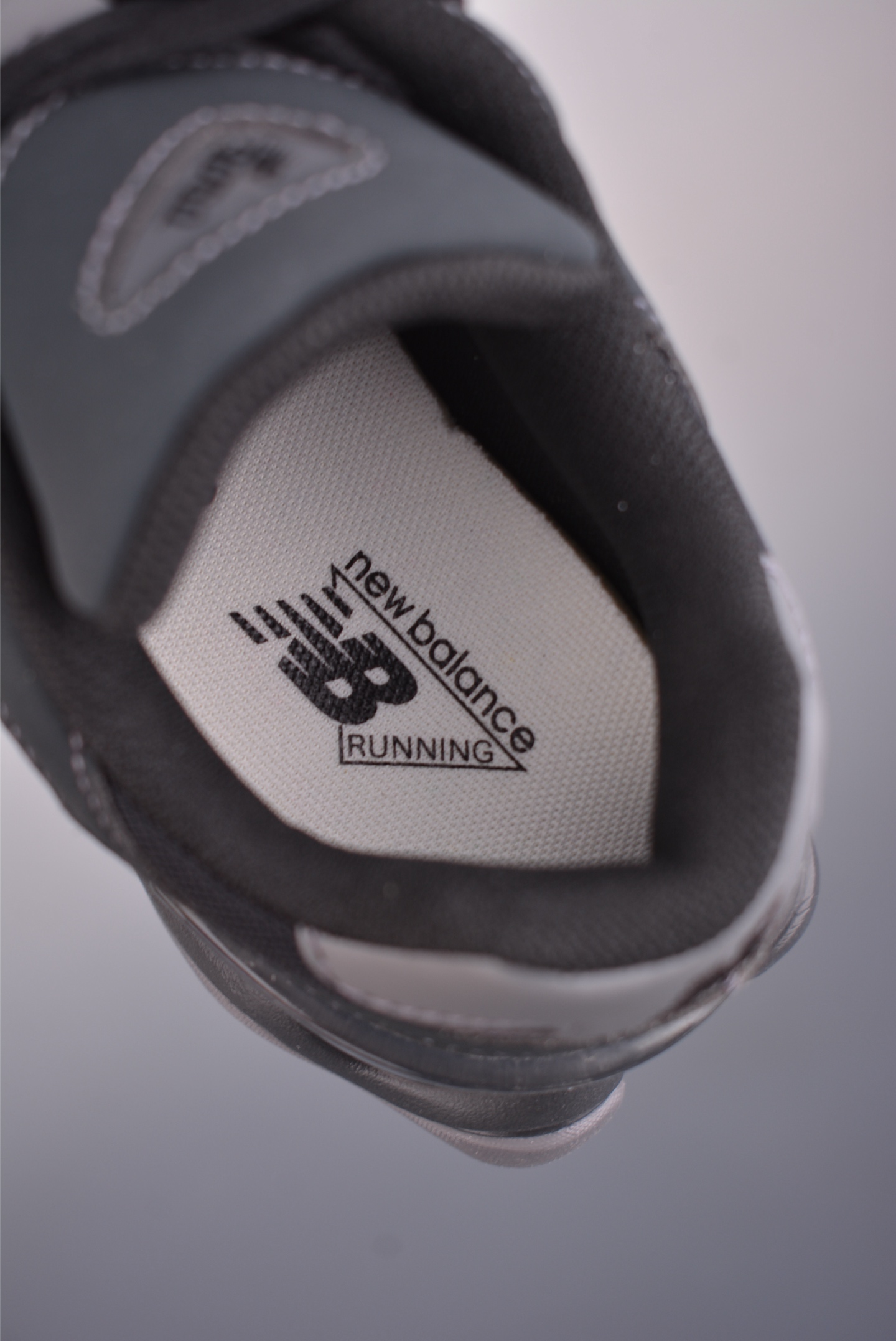 Joe Freshgoods x New Balance 渠道 NB9060 联名款 复古休闲运动慢跑鞋 U906079E Joe Freshgoods x New Balance 渠道 NB9060 联名款 复古休闲运动慢跑鞋 U906079E