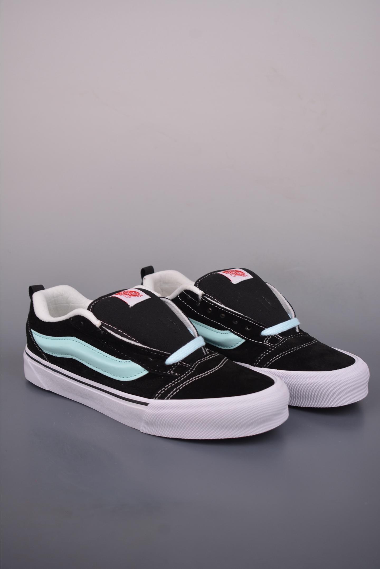 140 Vans Knu Skool 2026新款 复古休闲胖胖面包鞋 VN000D22EMB-Chinese UA Cheap High Quatity Brand Clothes Bags handbags Sneakers wholesale wholesaler seller from China Factory suppliers Fashion Clothing Shoes best Quality Beautiful Price 140 Vans Knu Skool 2026新款 复古休闲胖胖面包鞋 VN000D22EMB