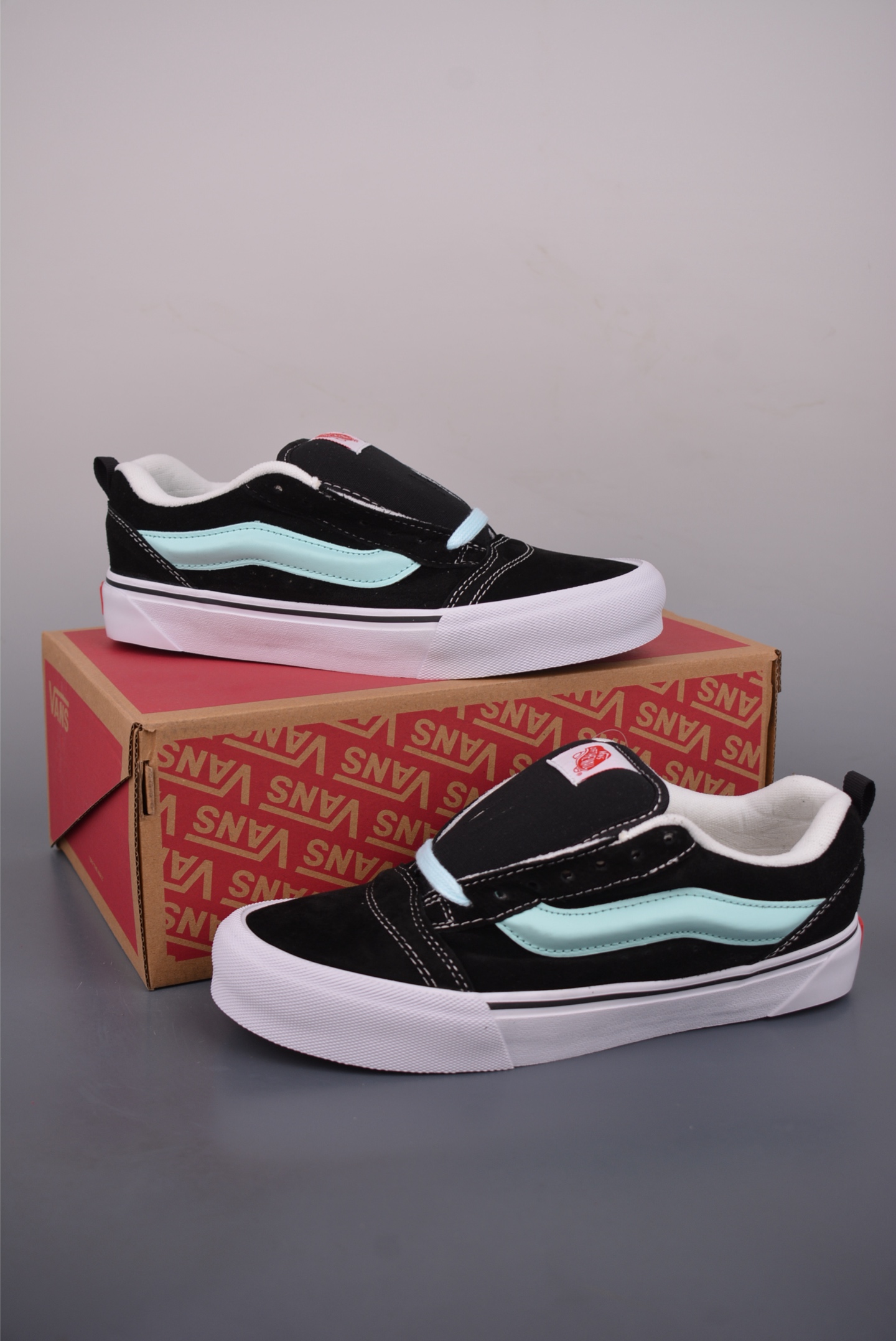 140 Vans Knu Skool 2026新款 复古休闲胖胖面包鞋 VN000D22EMB-Chinese UA Cheap High Quatity Brand Clothes Bags handbags Sneakers wholesale wholesaler seller from China Factory suppliers Fashion Clothing Shoes best Quality Beautiful Price 140 Vans Knu Skool 2026新款 复古休闲胖胖面包鞋 VN000D22EMB