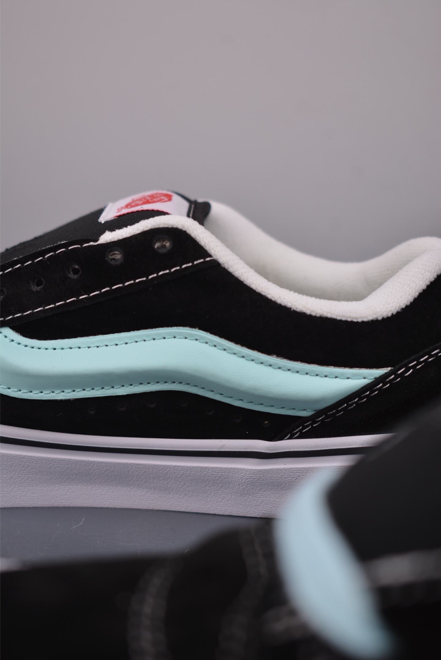 140 Vans Knu Skool 2026新款 复古休闲胖胖面包鞋 VN000D22EMB-Chinese UA Cheap High Quatity Brand Clothes Bags handbags Sneakers wholesale wholesaler seller from China Factory suppliers Fashion Clothing Shoes best Quality Beautiful Price 140 Vans Knu Skool 2026新款 复古休闲胖胖面包鞋 VN000D22EMB