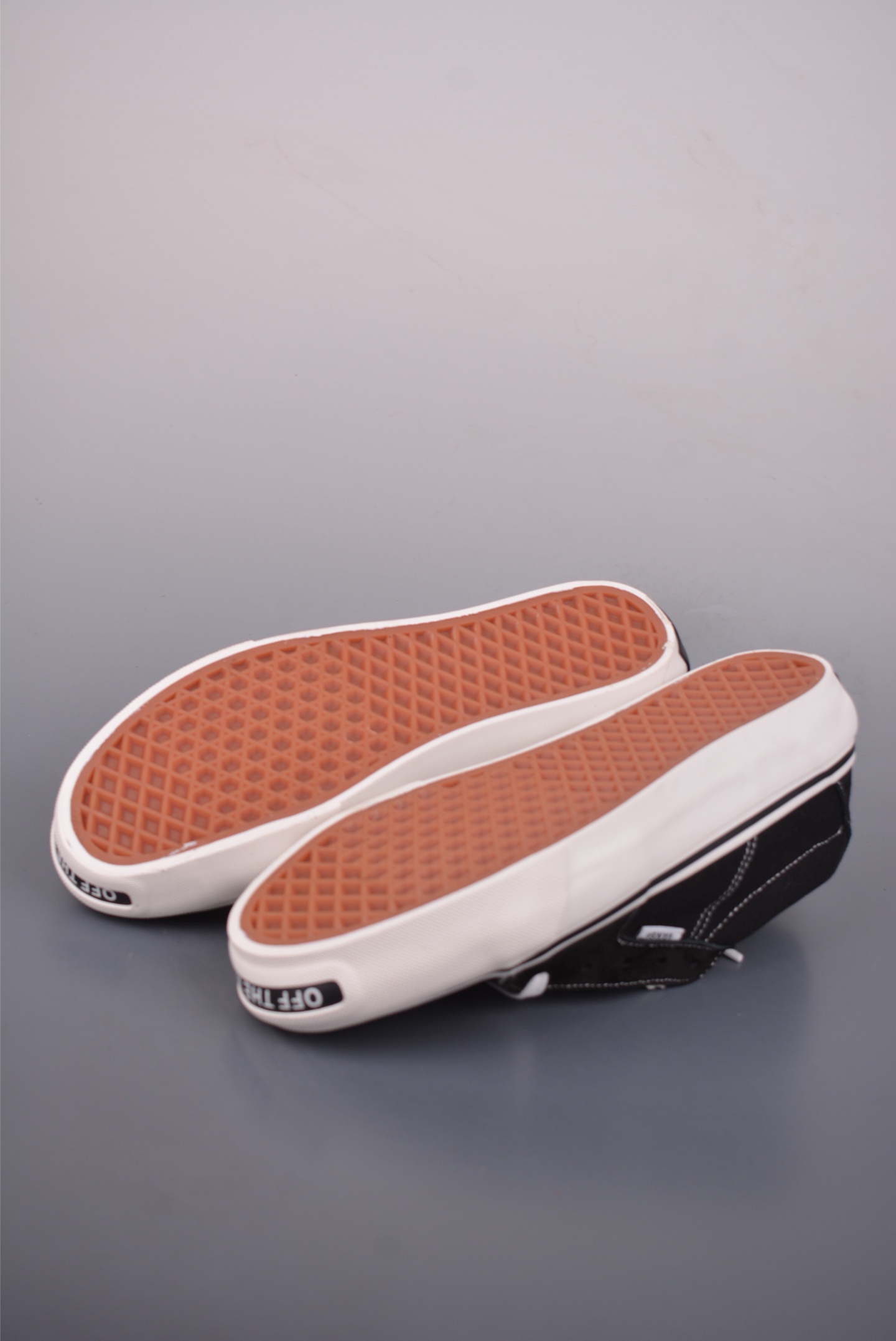 Vans Off The Wall 字母开口笑 美式复古舒适简约轻便低帮帆布鞋-Top High Quatity Cheap Sneakers Fashion Clothing Clothes Bags handbags Shoes of all Brand wholesale With The best Quality And Beautiful Price from China Factory Chinese suppliers wholesaler seller Vans Off The Wall 字母开口笑 美式复古舒适简约轻便低帮帆布鞋