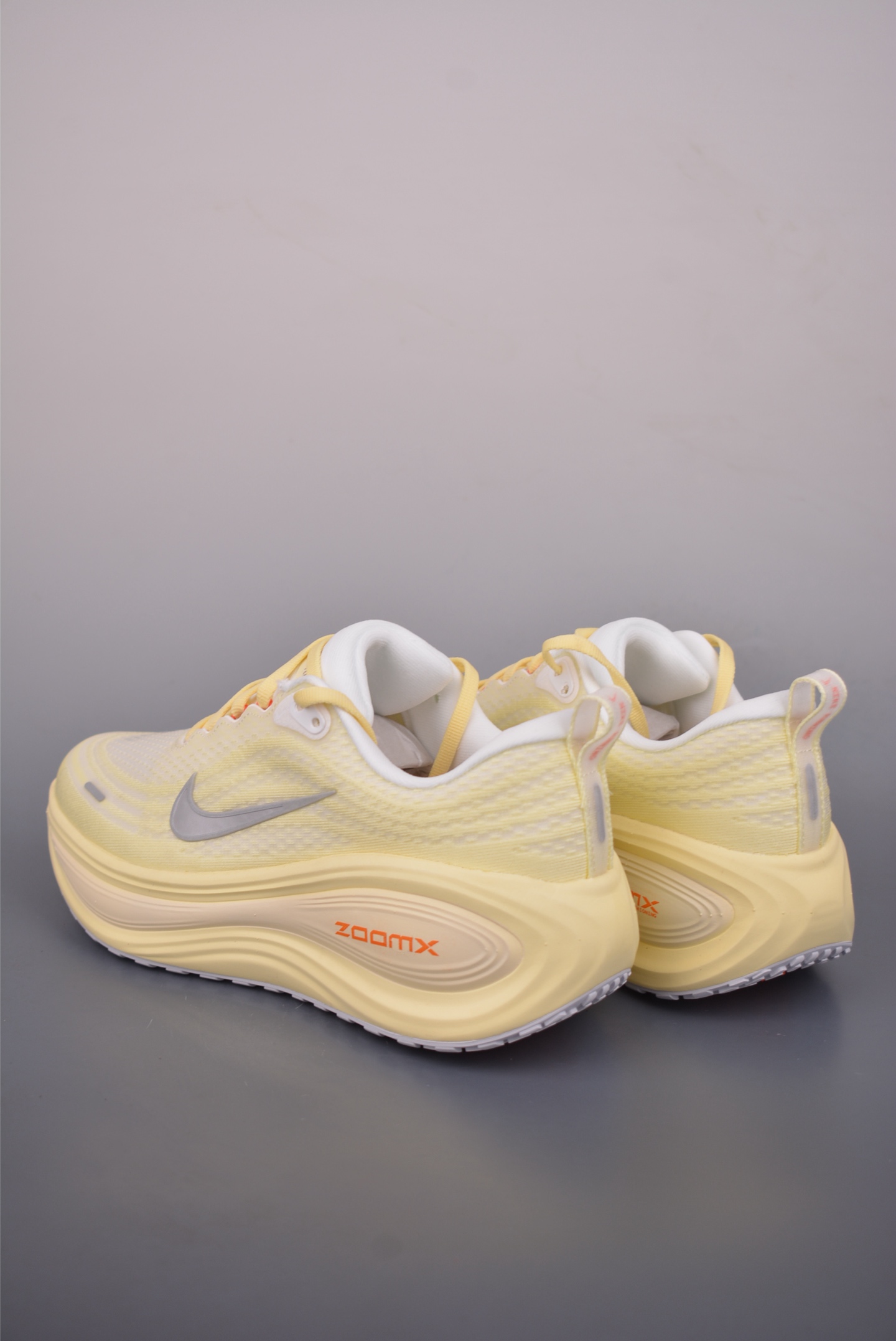 180 Nike Air Zoom Vomero Plus IM5020-100-Chinese UA Cheap High Quatity Brand Clothes Bags handbags Sneakers wholesale wholesaler seller from China Factory suppliers Fashion Clothing Shoes best Quality Beautiful Price 180 Nike Air Zoom Vomero Plus IM5020-100