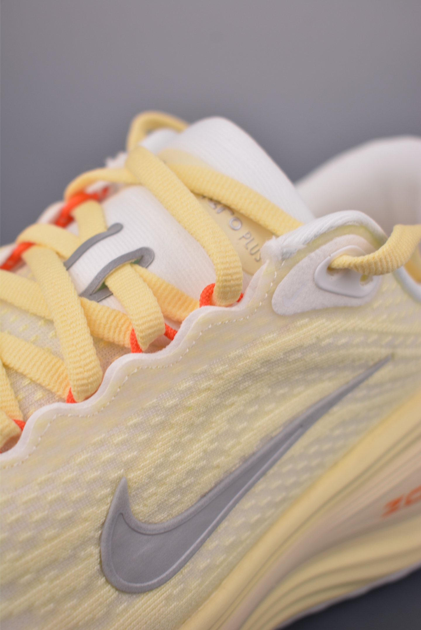 180 Nike Air Zoom Vomero Plus IM5020-100-Chinese UA Cheap High Quatity Brand Clothes Bags handbags Sneakers wholesale wholesaler seller from China Factory suppliers Fashion Clothing Shoes best Quality Beautiful Price 180 Nike Air Zoom Vomero Plus IM5020-100