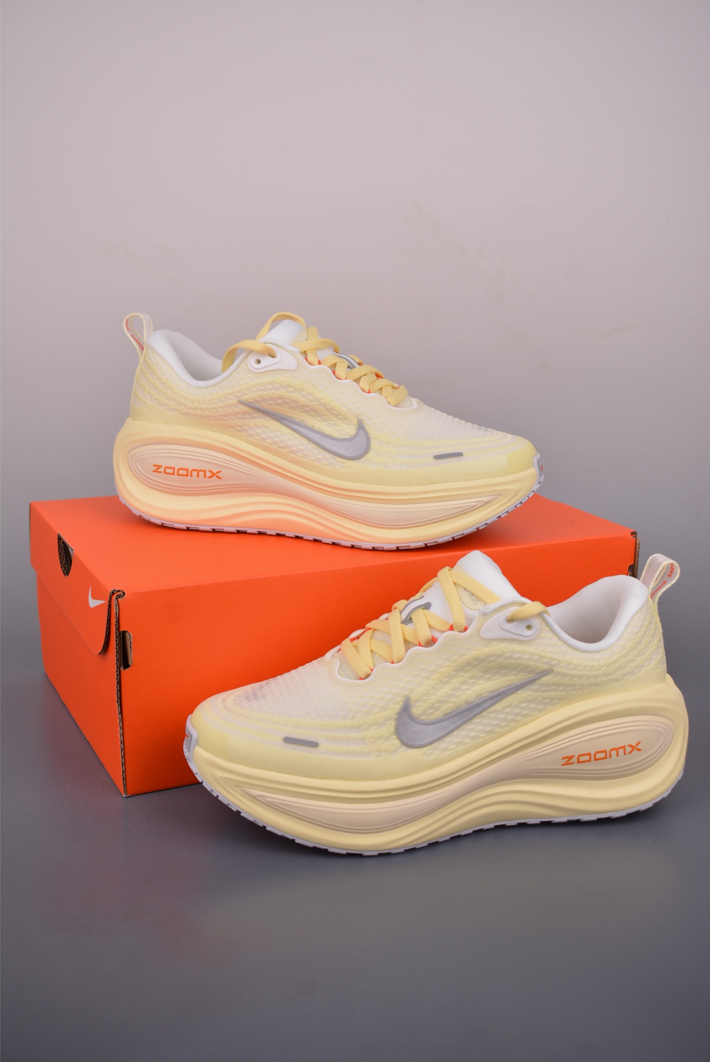 180 Nike Air Zoom Vomero Plus IM5020-100-Chinese UA Cheap High Quatity Brand Clothes Bags handbags Sneakers wholesale wholesaler seller from China Factory suppliers Fashion Clothing Shoes best Quality Beautiful Price 180 Nike Air Zoom Vomero Plus IM5020-100