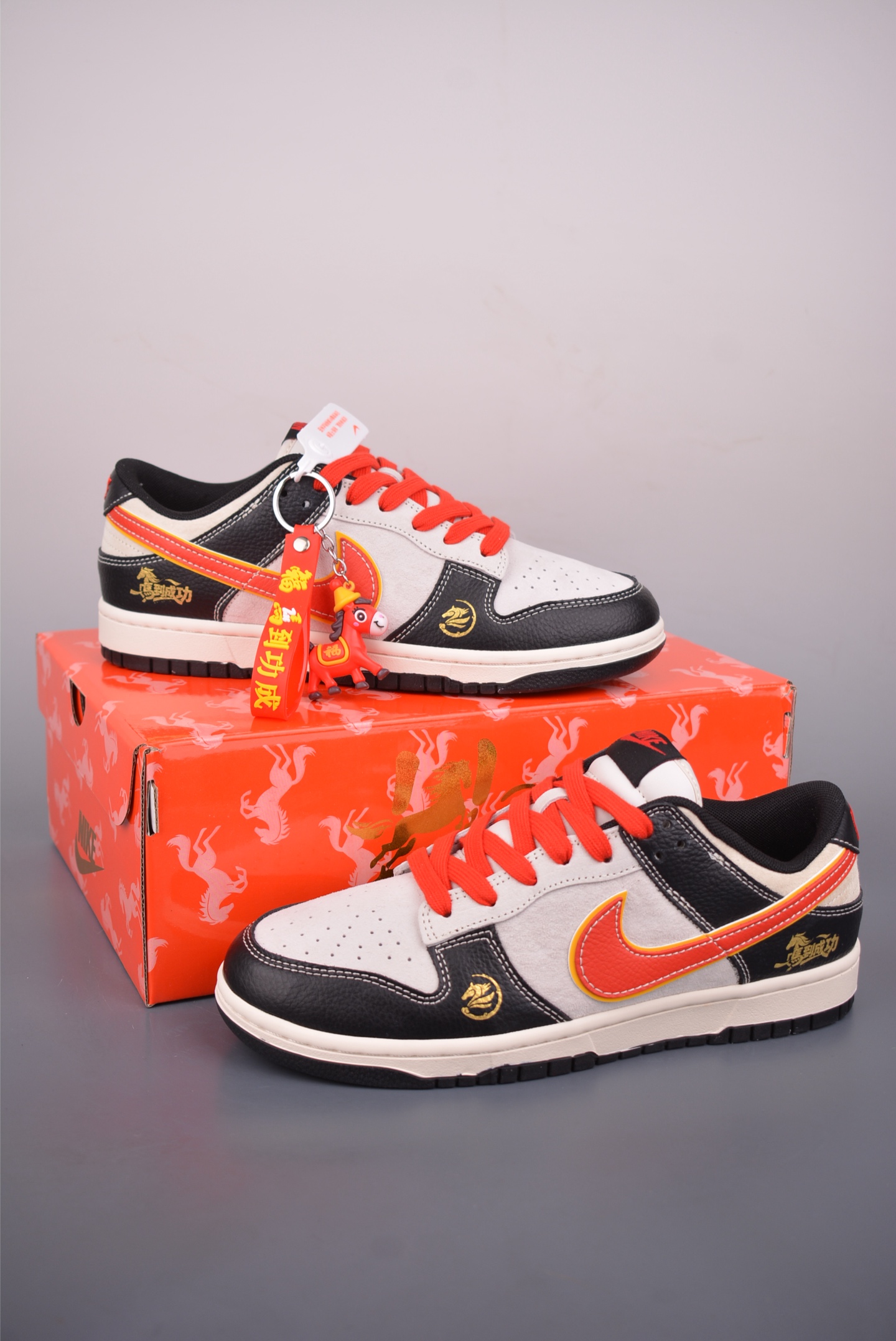 280 Nike SB Dunk Low 马年限定 ZH2598-801-Chinese UA Cheap High Quatity Brand Clothes Bags handbags Sneakers wholesale wholesaler seller from China Factory suppliers Fashion Clothing Shoes best Quality Beautiful Price 280 Nike SB Dunk Low 马年限定 ZH2598-801
