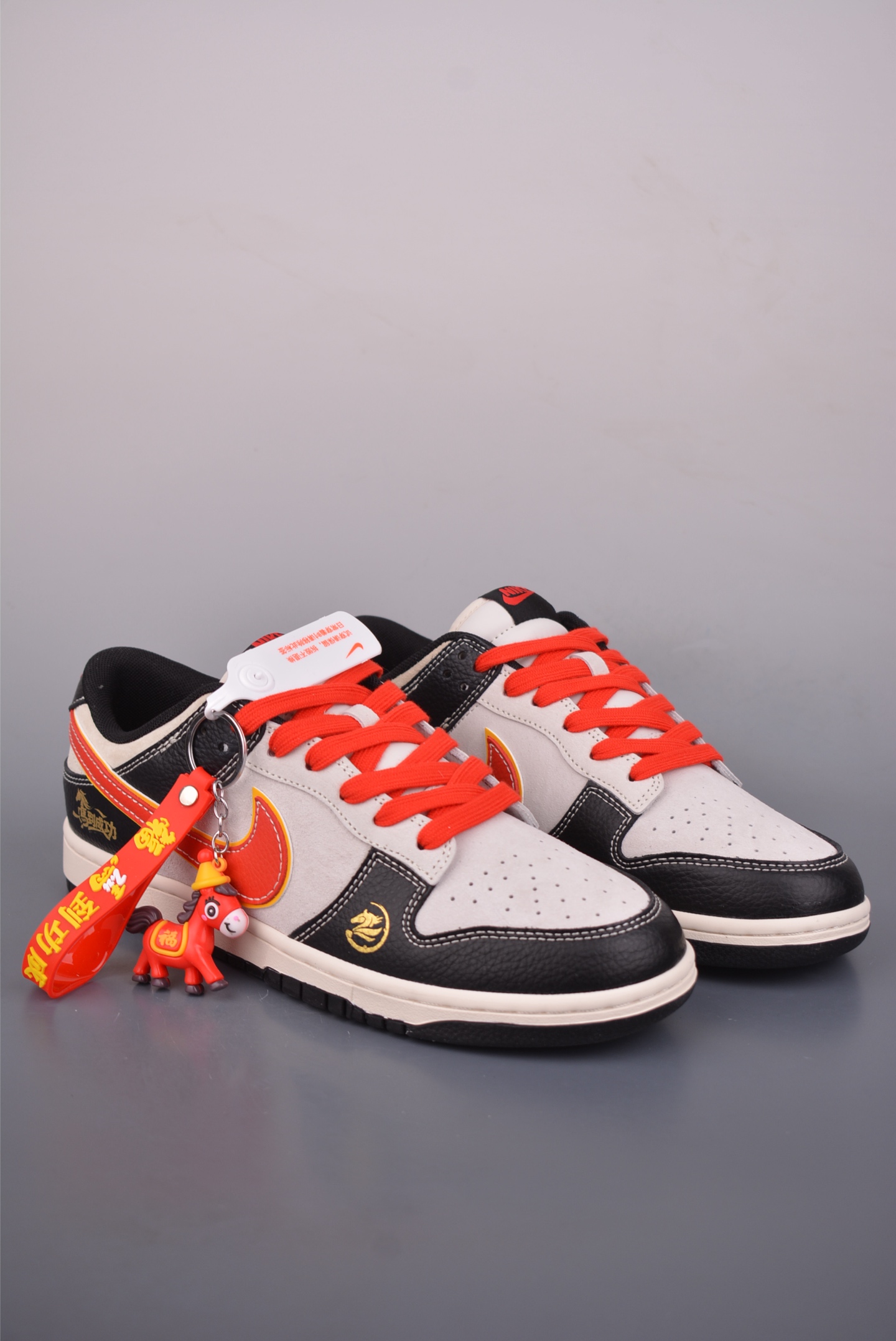 280 Nike SB Dunk Low 马年限定 ZH2598-801-Chinese UA Cheap High Quatity Brand Clothes Bags handbags Sneakers wholesale wholesaler seller from China Factory suppliers Fashion Clothing Shoes best Quality Beautiful Price 280 Nike SB Dunk Low 马年限定 ZH2598-801