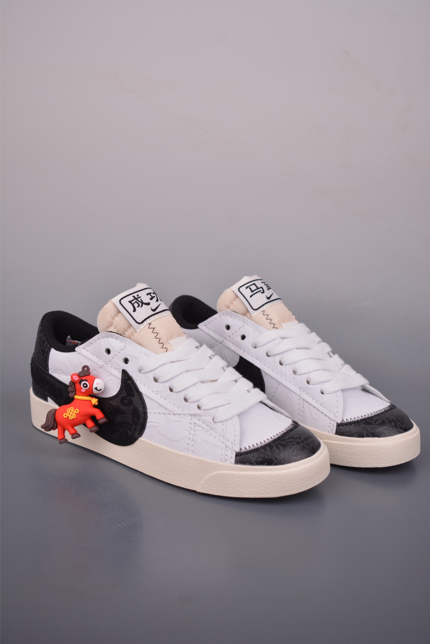 150 NK Blazer Low 77 JUMBO 复古经典开拓者 马年限定 MN2026-004-Chinese UA Cheap High Quatity Brand Clothes Bags handbags Sneakers wholesale wholesaler seller from China Factory suppliers Fashion Clothing Shoes best Quality Beautiful Price 150 NK Blazer Low 77 JUMBO 复古经典开拓者 马年限定 MN2026-004