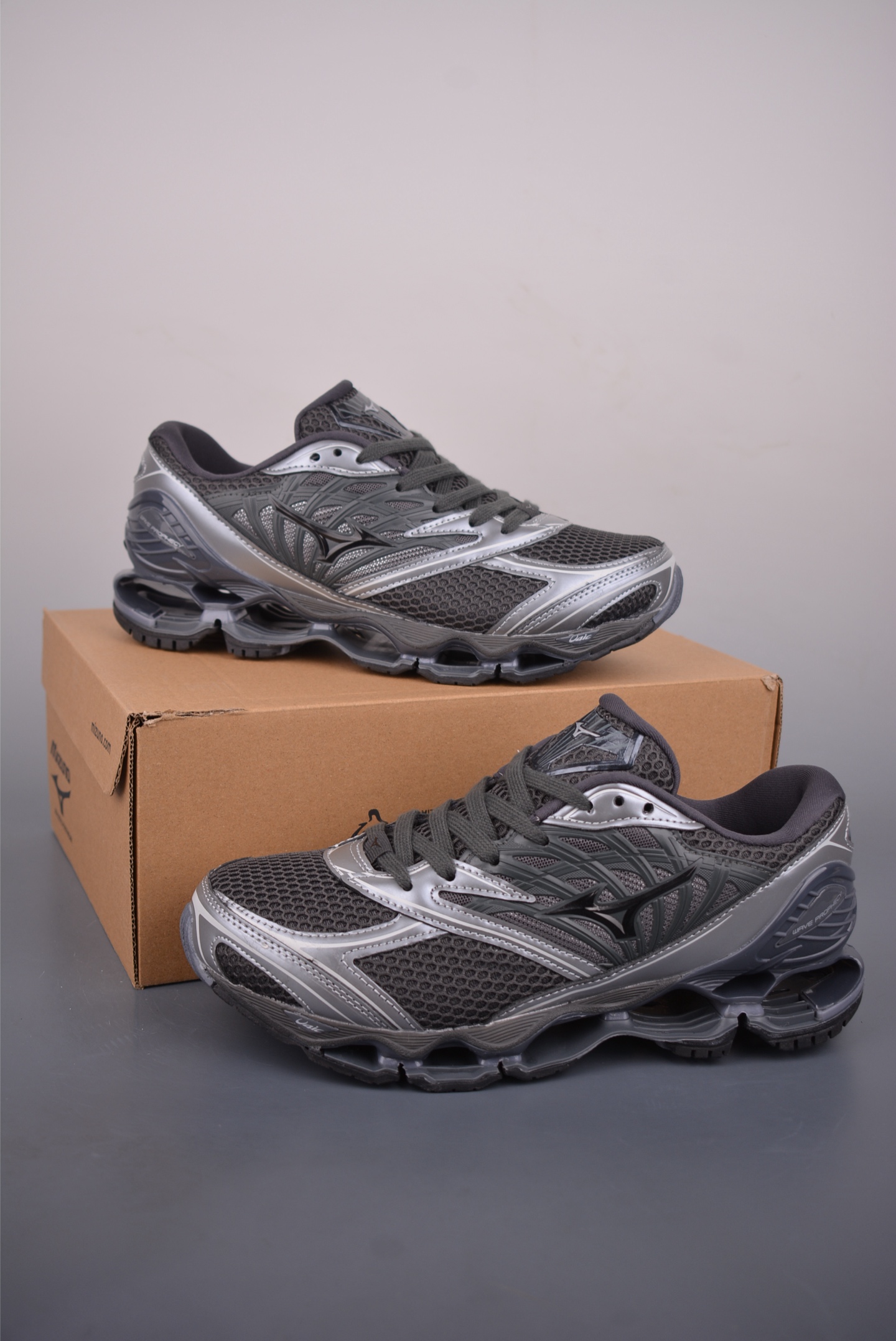 Mizuno 美津浓 SPORTSTYLE 复古时尚休闲舒适减震运动跑步鞋 D1GA222-Top High Quatity Cheap Sneakers Fashion Clothing Clothes Bags handbags Shoes of all Brand wholesale With The best Quality And Beautiful Price from China Factory Chinese suppliers wholesaler seller Mizuno 美津浓 SPORTSTYLE 复古时尚休闲舒适减震运动跑步鞋 D1GA222